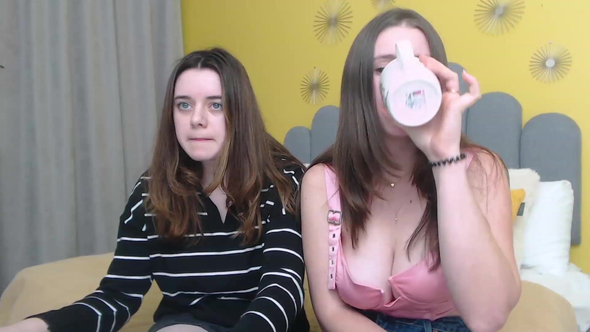 Gallery image thumbnail from ElsaJones's myfreecams stream on, 11/23/2022, 18:59 image 10 of 20