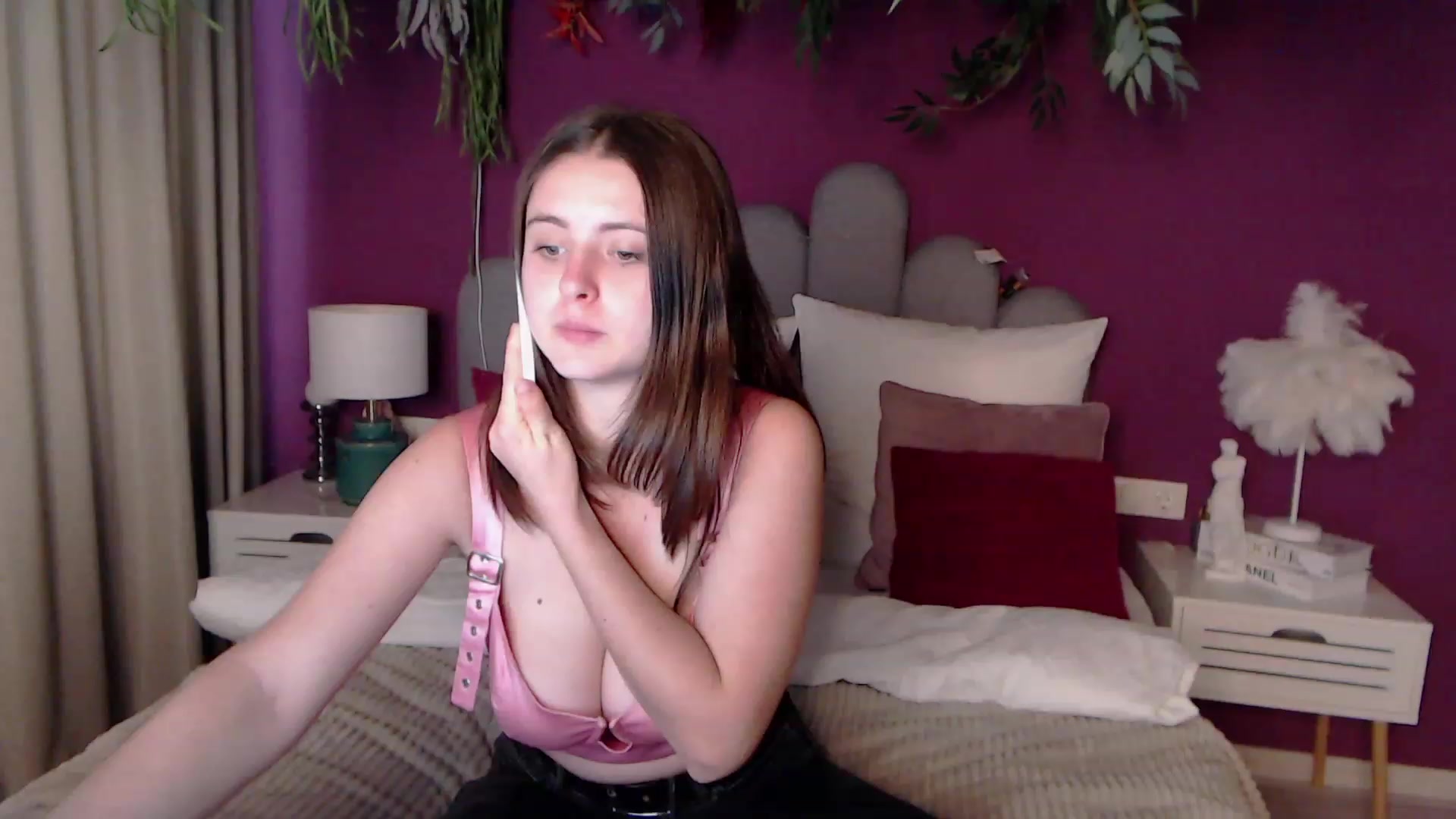 Gallery image thumbnail from ElsaJones's myfreecams stream on, 11/24/2022, 08:53 image 7 of 20