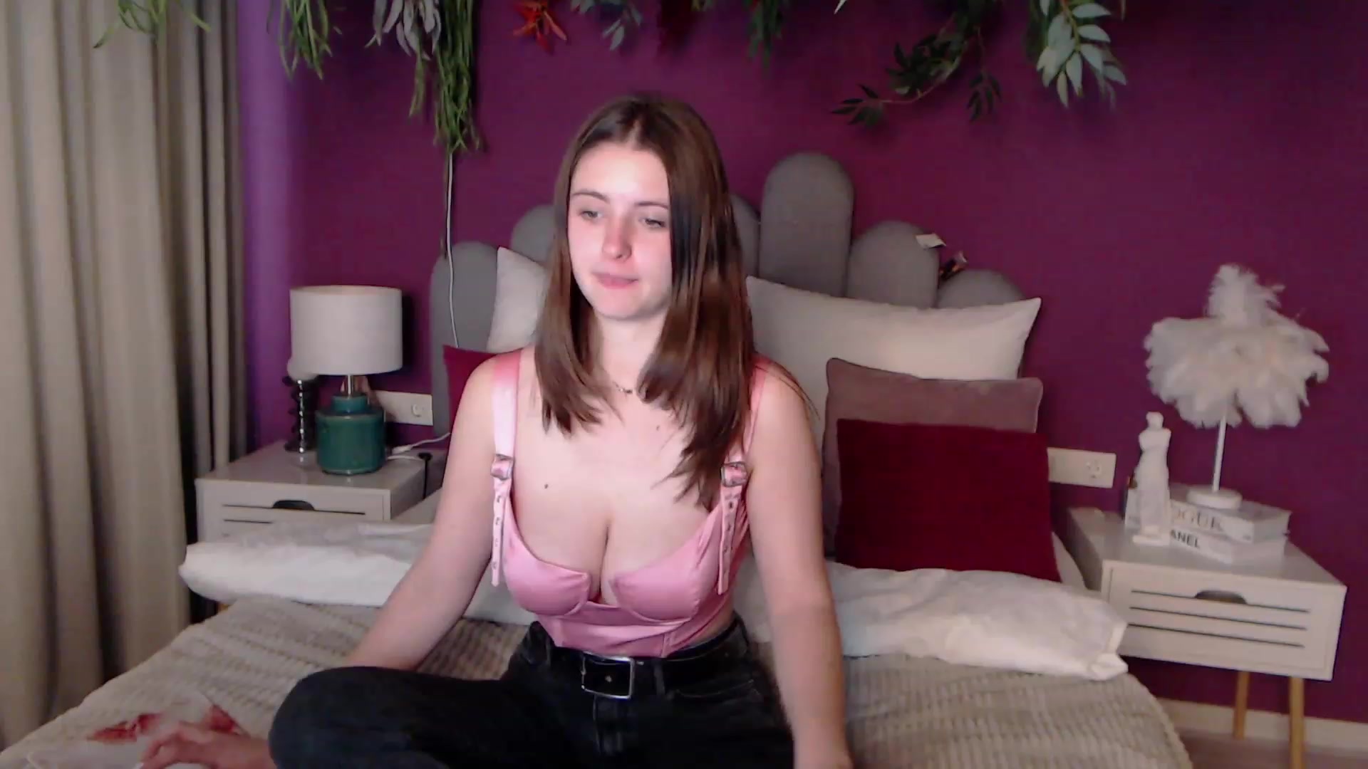 Gallery image thumbnail from ElsaJones's myfreecams stream on, 11/24/2022, 08:53 image 12 of 20