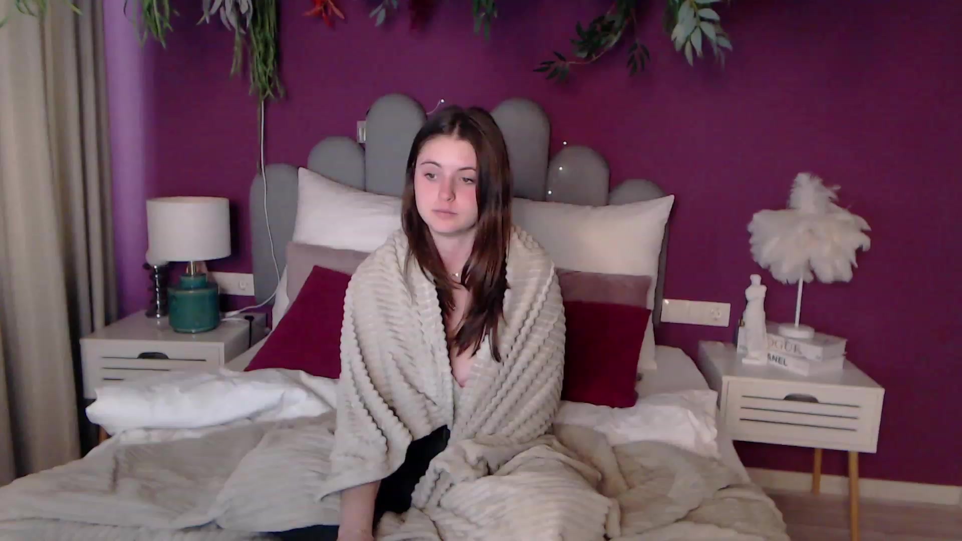 Gallery image thumbnail from ElsaJones's myfreecams stream on, 11/24/2022, 10:00 image 19 of 20