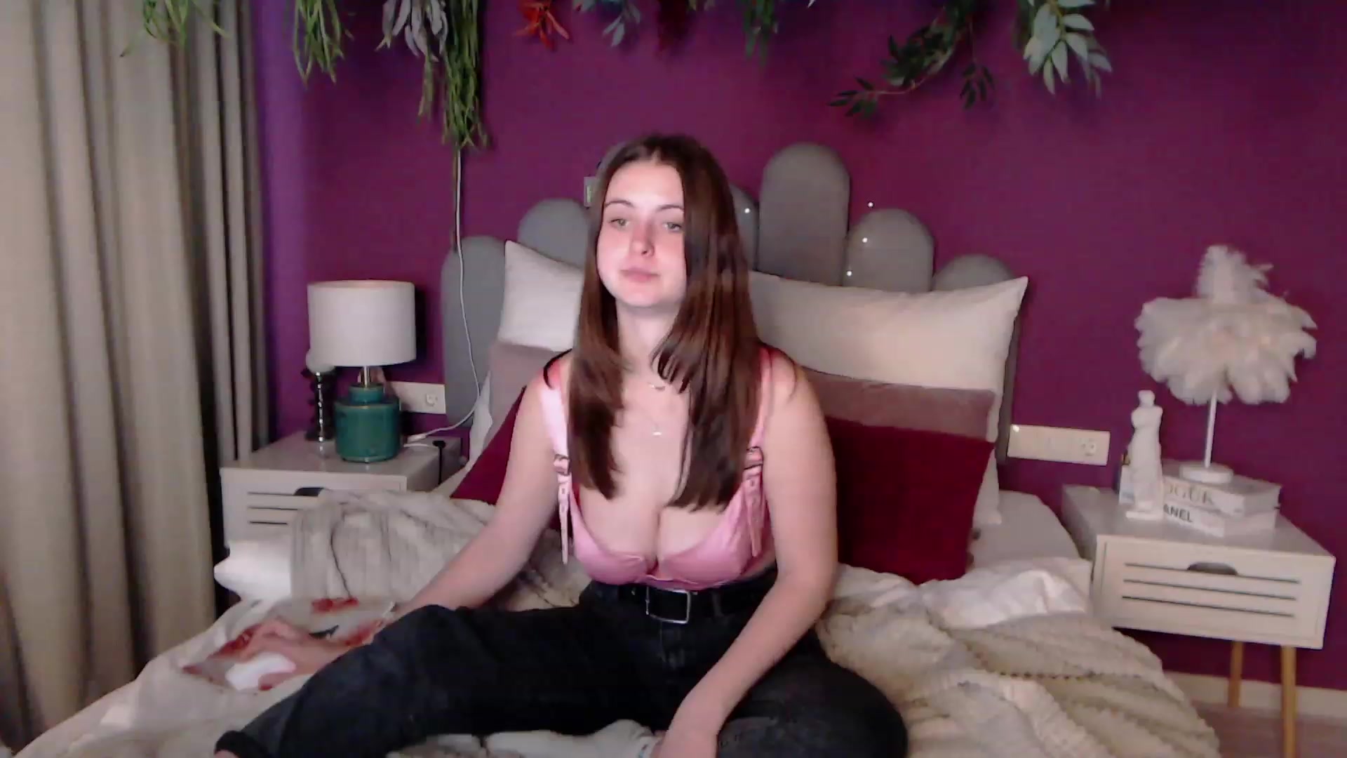 Gallery image thumbnail from ElsaJones's myfreecams stream on, 11/24/2022, 12:55 image 18 of 20