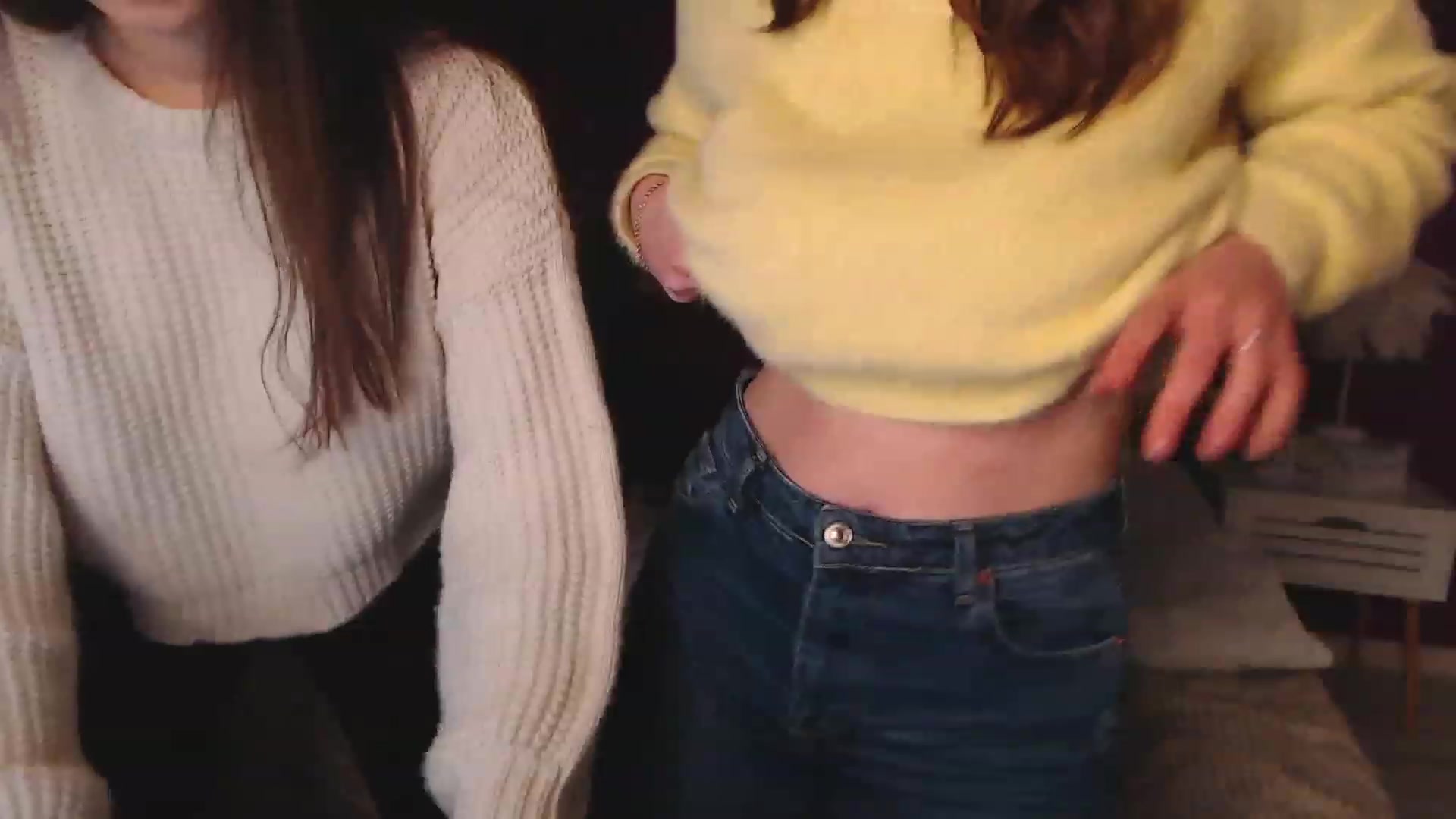 Gallery image thumbnail from ElsaJones's myfreecams stream on, 11/25/2022, 13:33 image 16 of 20