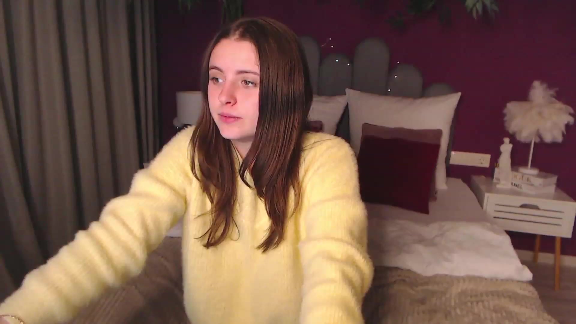 Gallery image thumbnail from ElsaJones's myfreecams stream on, 11/25/2022, 14:39 image 17 of 20