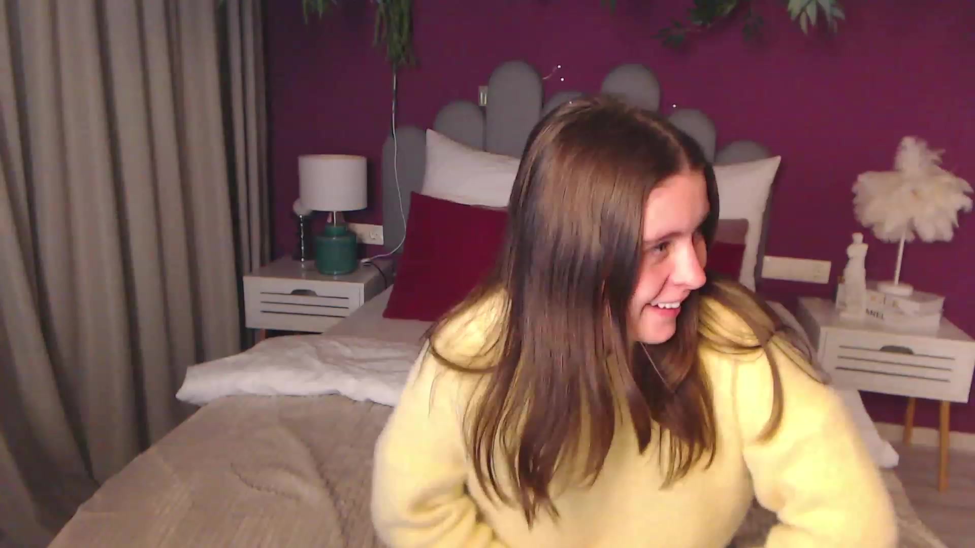 Gallery image thumbnail from ElsaJones's myfreecams stream on, 11/25/2022, 14:39 image 10 of 20
