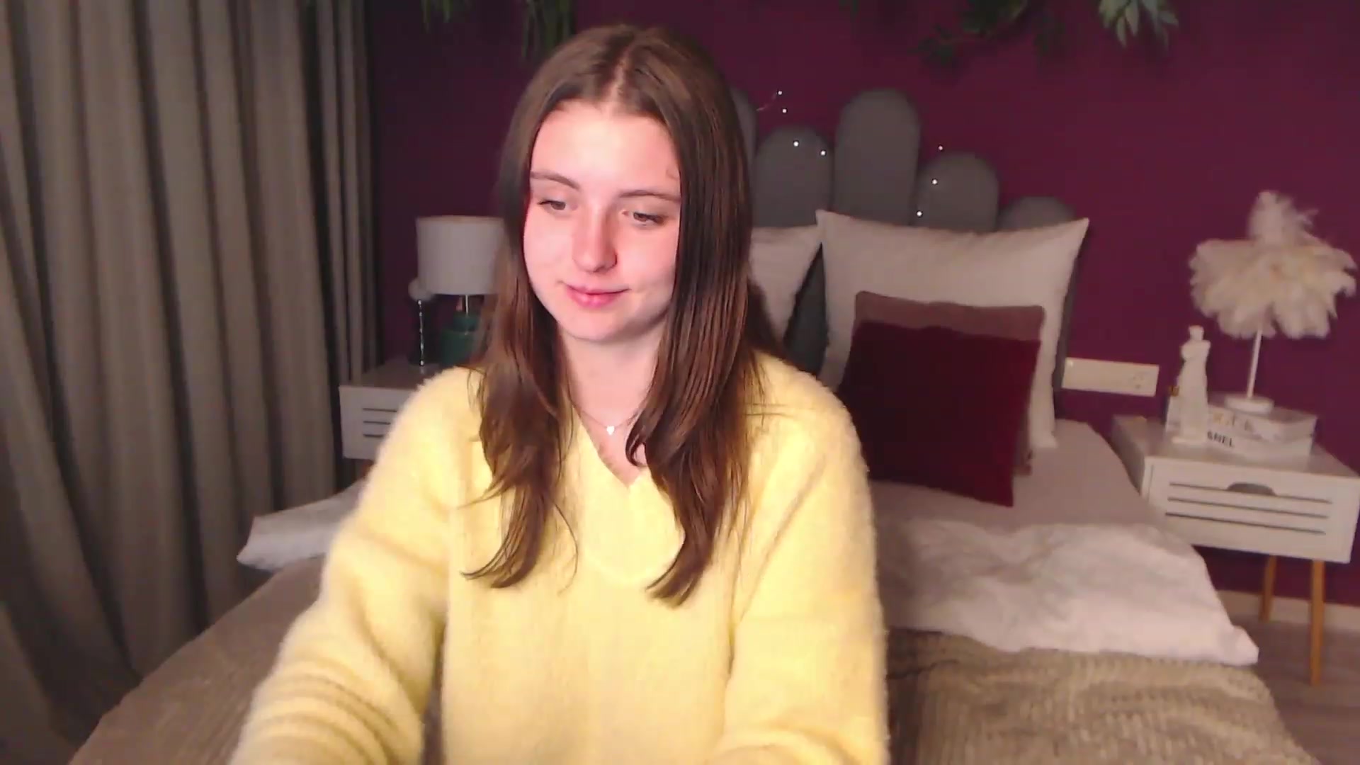 Gallery image thumbnail from ElsaJones's myfreecams stream on, 11/25/2022, 14:39 image 18 of 20