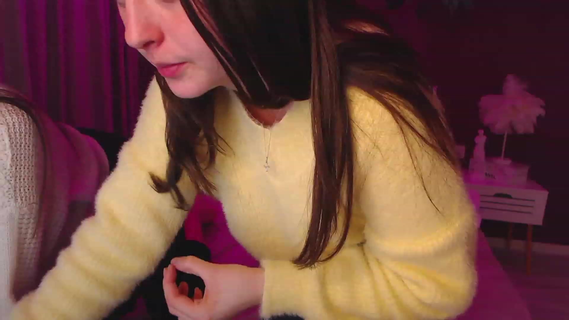 Gallery image thumbnail from ElsaJones's myfreecams stream on, 11/25/2022, 18:42 image 5 of 20