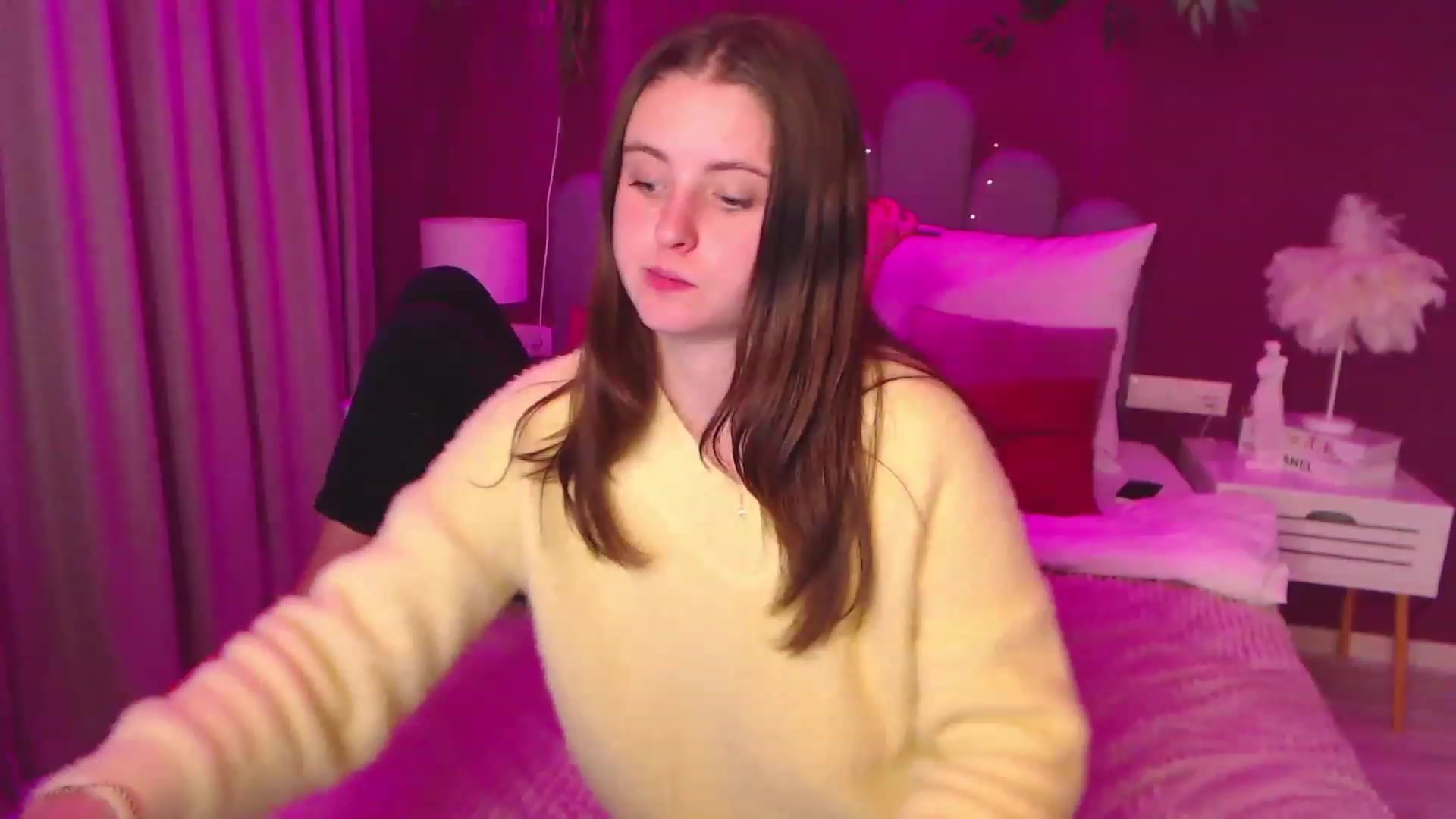 Gallery image thumbnail from ElsaJones's myfreecams stream on, 11/25/2022, 18:42 image 1 of 20