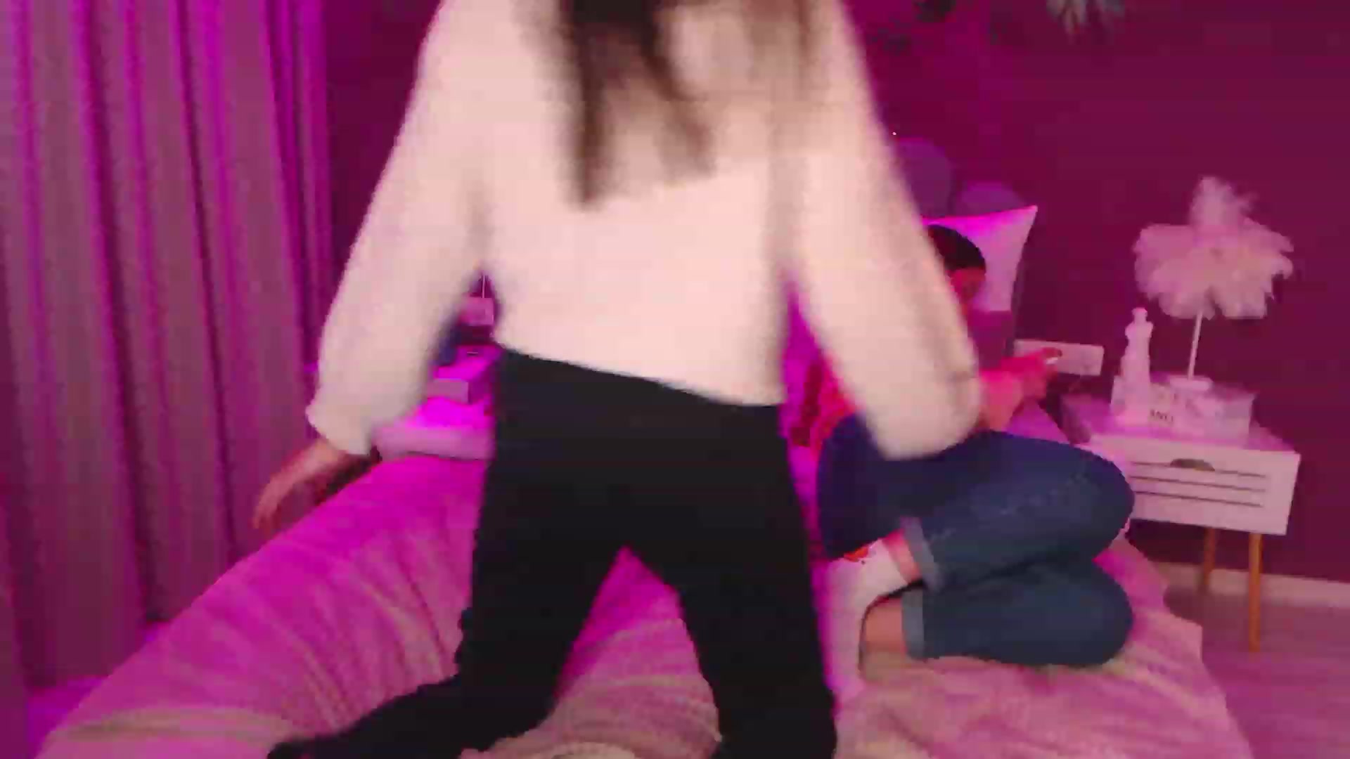 Gallery image thumbnail from ElsaJones's myfreecams stream on, 11/25/2022, 18:42 image 10 of 20