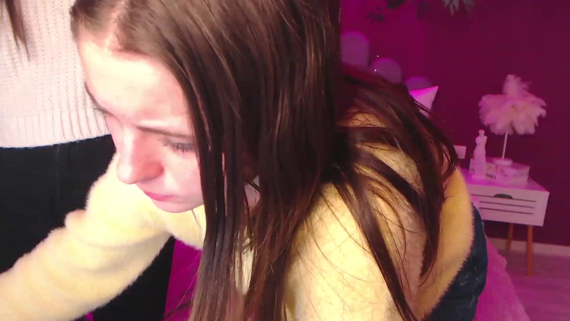Gallery image thumbnail from ElsaJones's myfreecams stream on, 11/25/2022, 18:42 image 11 of 20