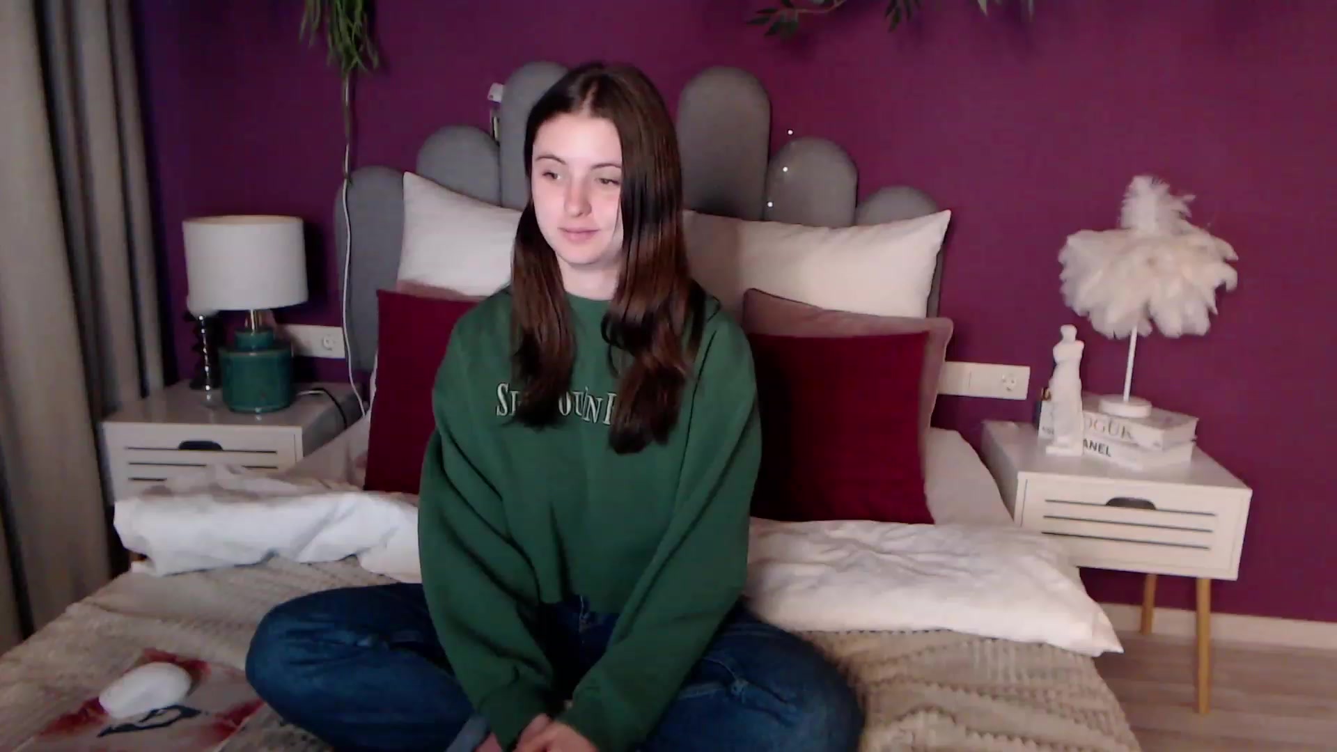 Gallery image thumbnail from ElsaJones's myfreecams stream on, 11/26/2022, 14:00 image 13 of 20