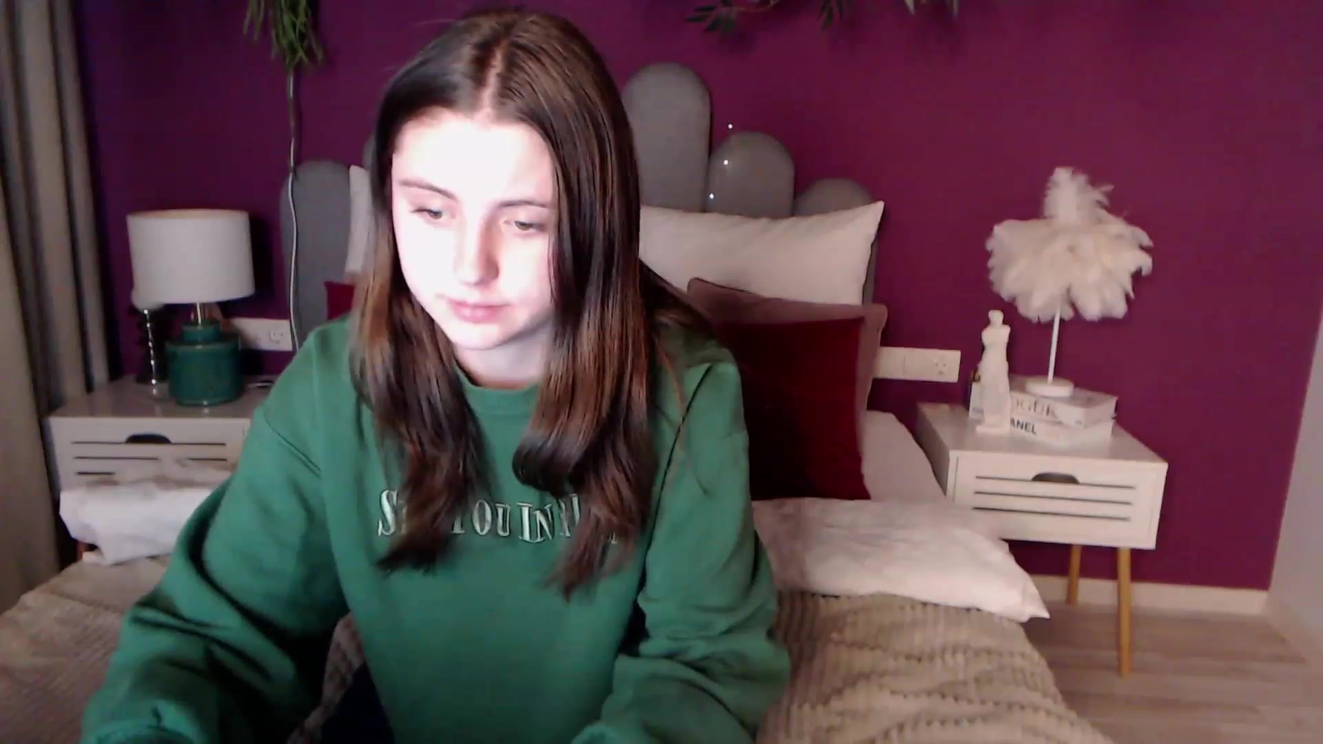 Gallery image thumbnail from ElsaJones's myfreecams stream on, 11/26/2022, 14:00 image 18 of 20