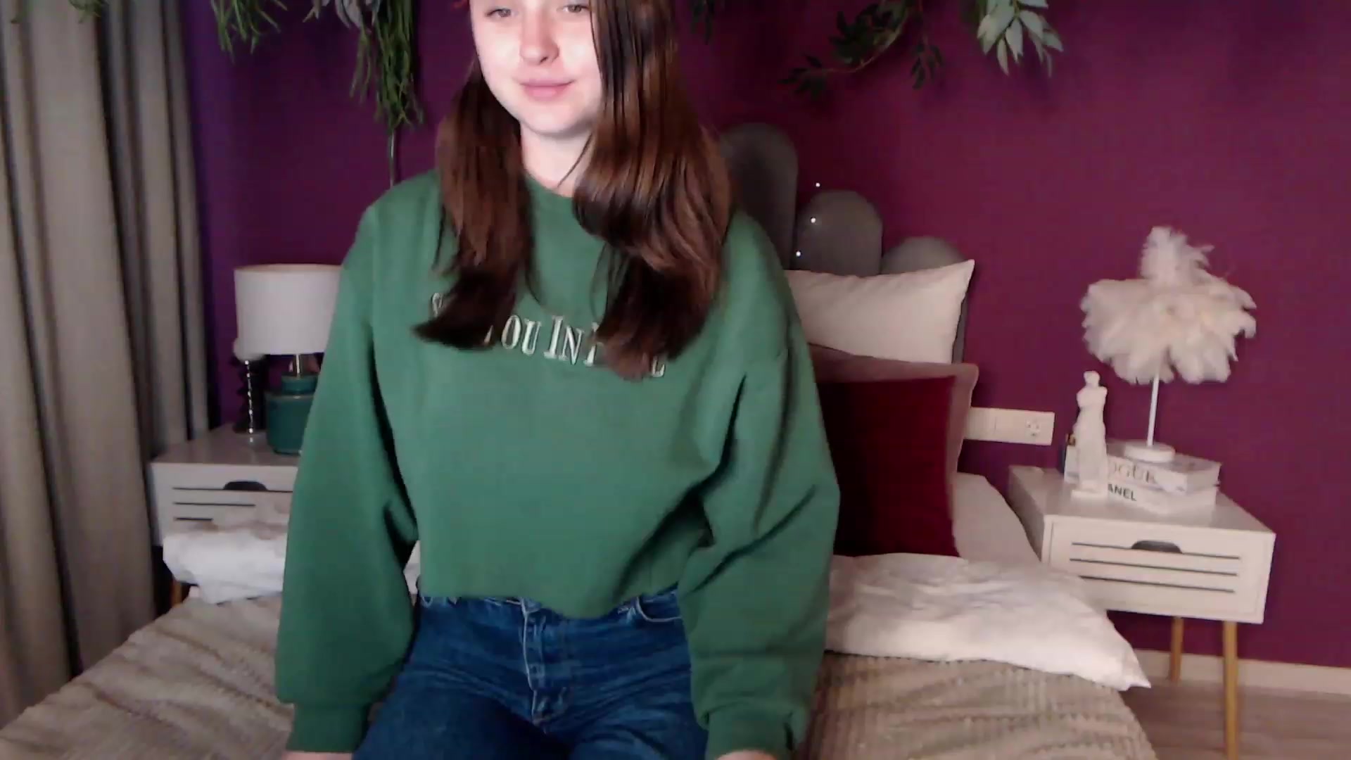 Gallery image thumbnail from ElsaJones's myfreecams stream on, 11/26/2022, 14:00 image 7 of 20