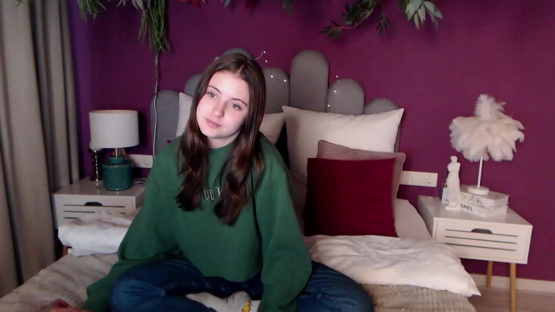 Gallery image thumbnail from ElsaJones's myfreecams stream on, 11/26/2022, 14:00 image 6 of 20