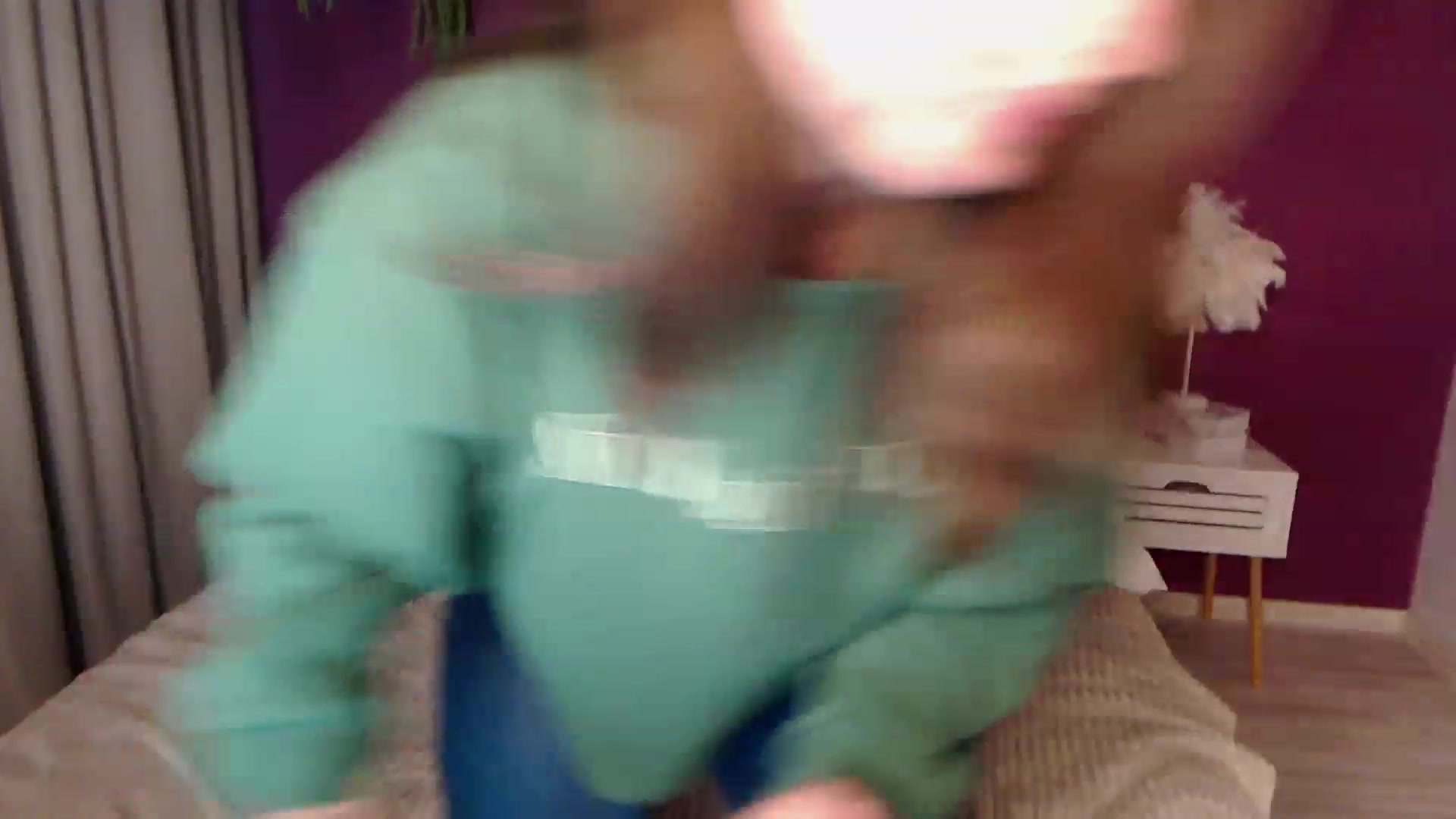 Gallery image thumbnail from ElsaJones's myfreecams stream on, 11/26/2022, 14:00 image 15 of 20