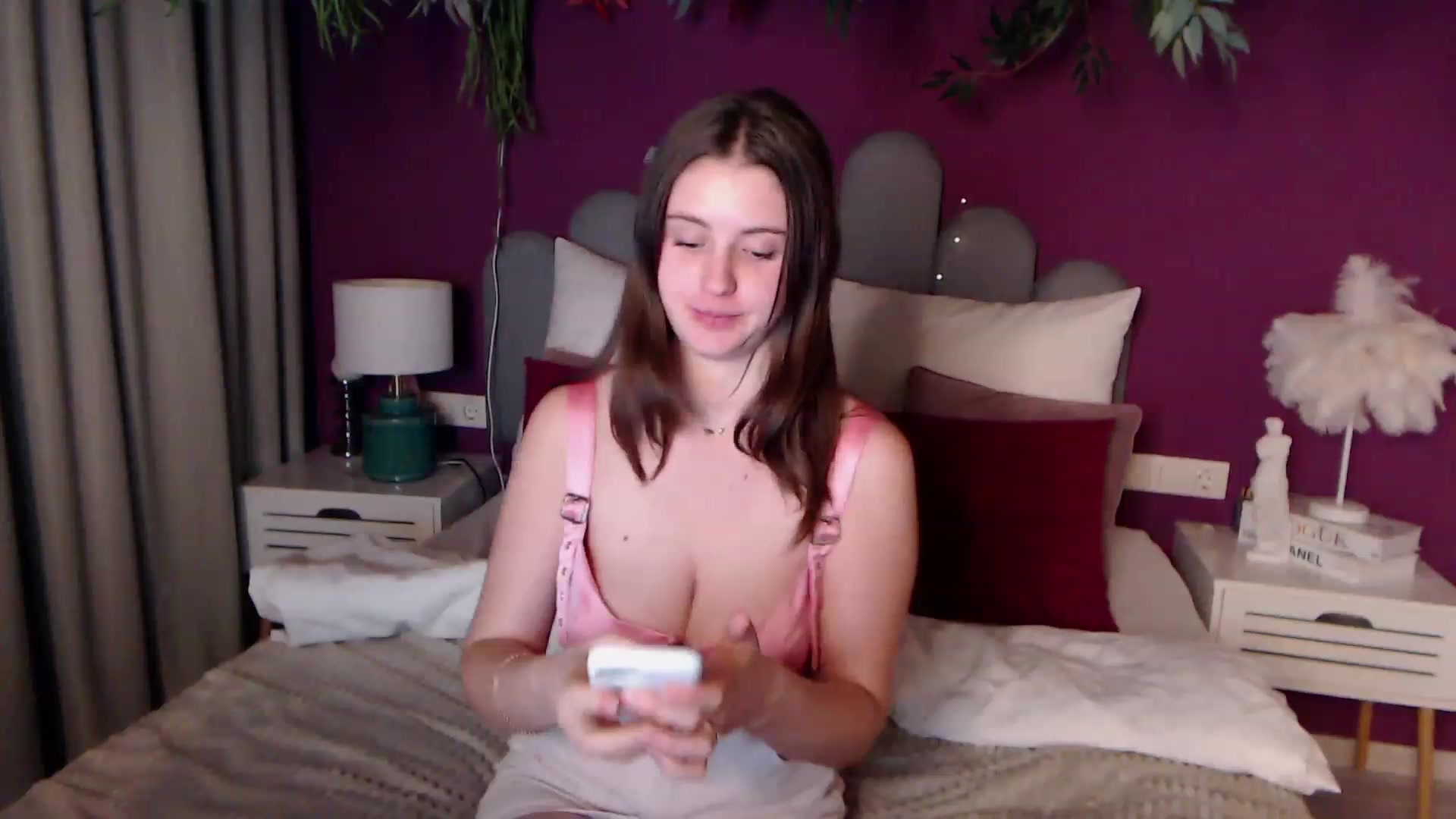 Gallery image thumbnail from ElsaJones's myfreecams stream on, 11/26/2022, 14:26 image 11 of 20