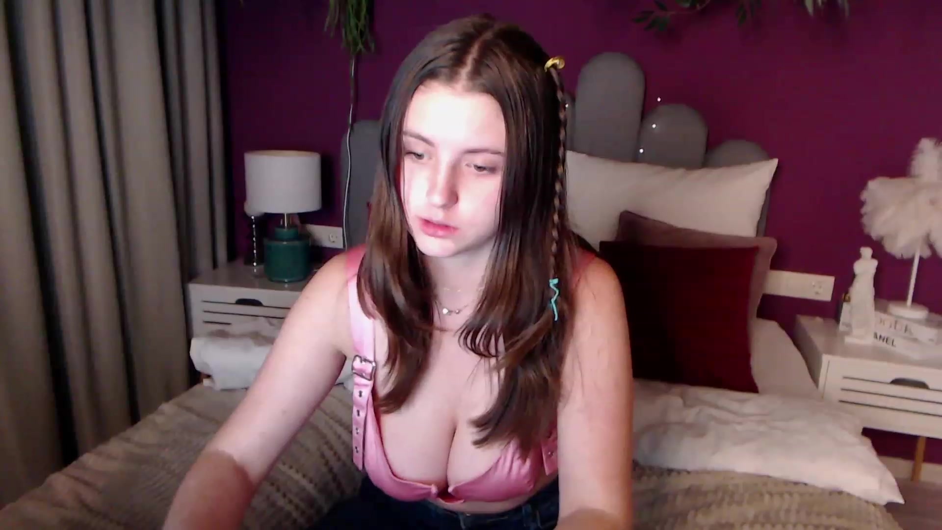 Gallery image thumbnail from ElsaJones's myfreecams stream on, 11/26/2022, 15:06 image 12 of 20