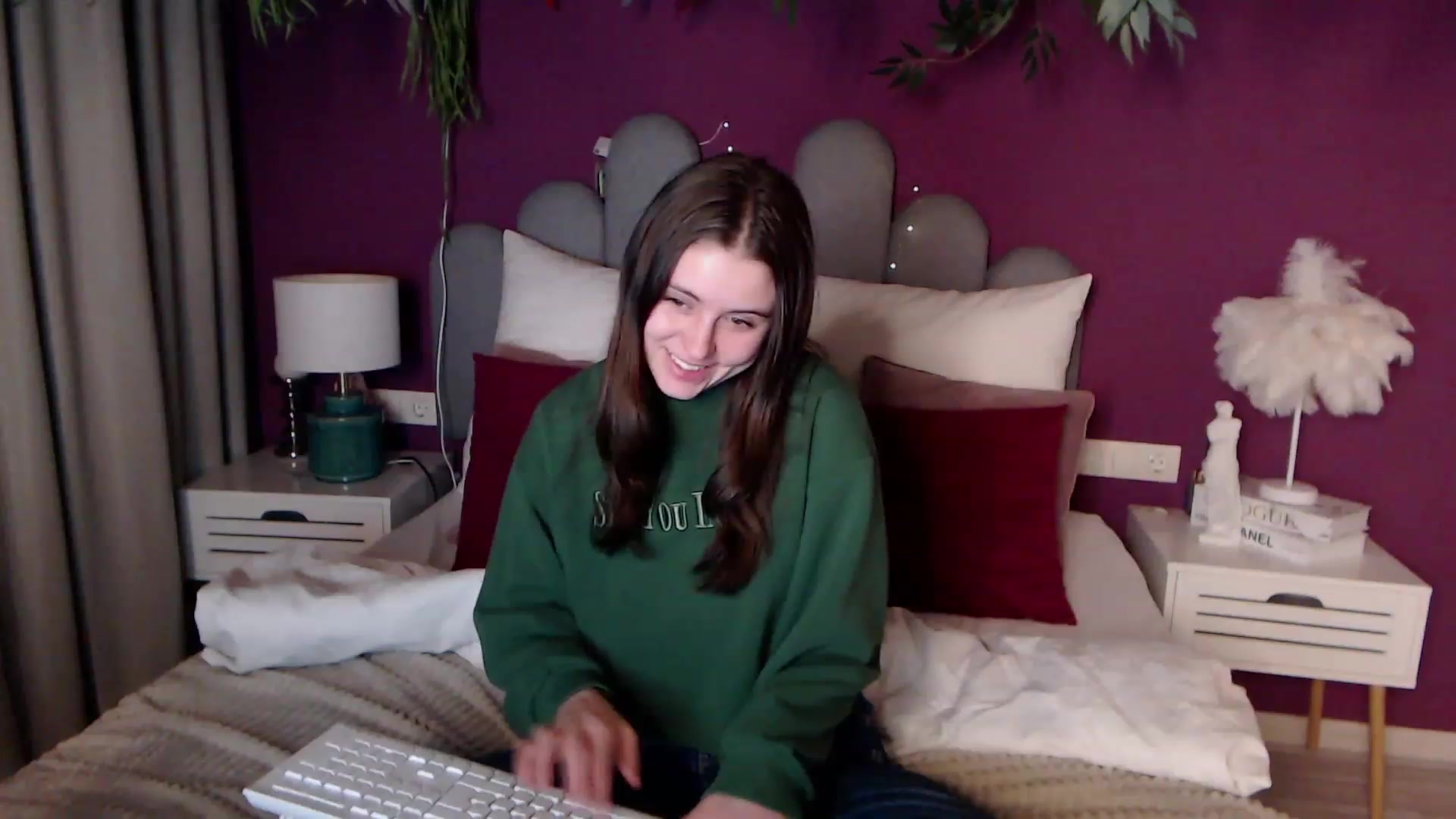 Gallery image thumbnail from ElsaJones's myfreecams stream on, 11/26/2022, 16:01 image 9 of 20