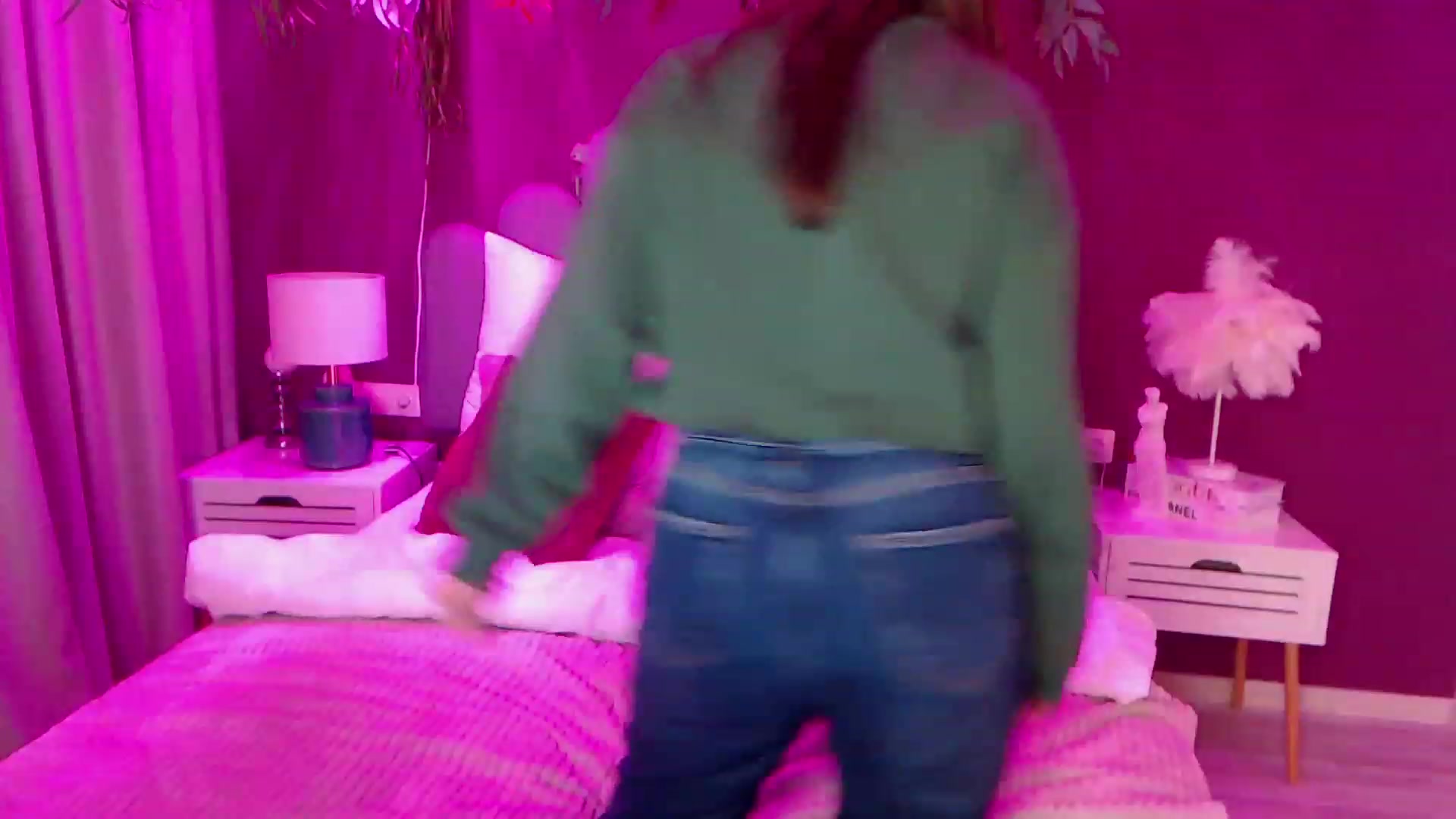 Gallery image thumbnail from ElsaJones's myfreecams stream on, 11/26/2022, 16:49 image 14 of 20