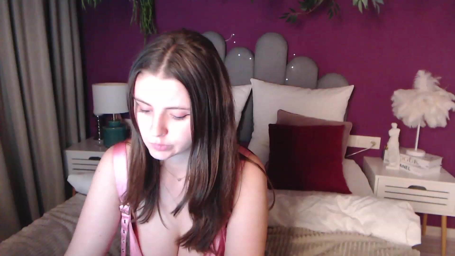 Gallery image thumbnail from ElsaJones's myfreecams stream on, 11/27/2022, 16:04 image 10 of 20
