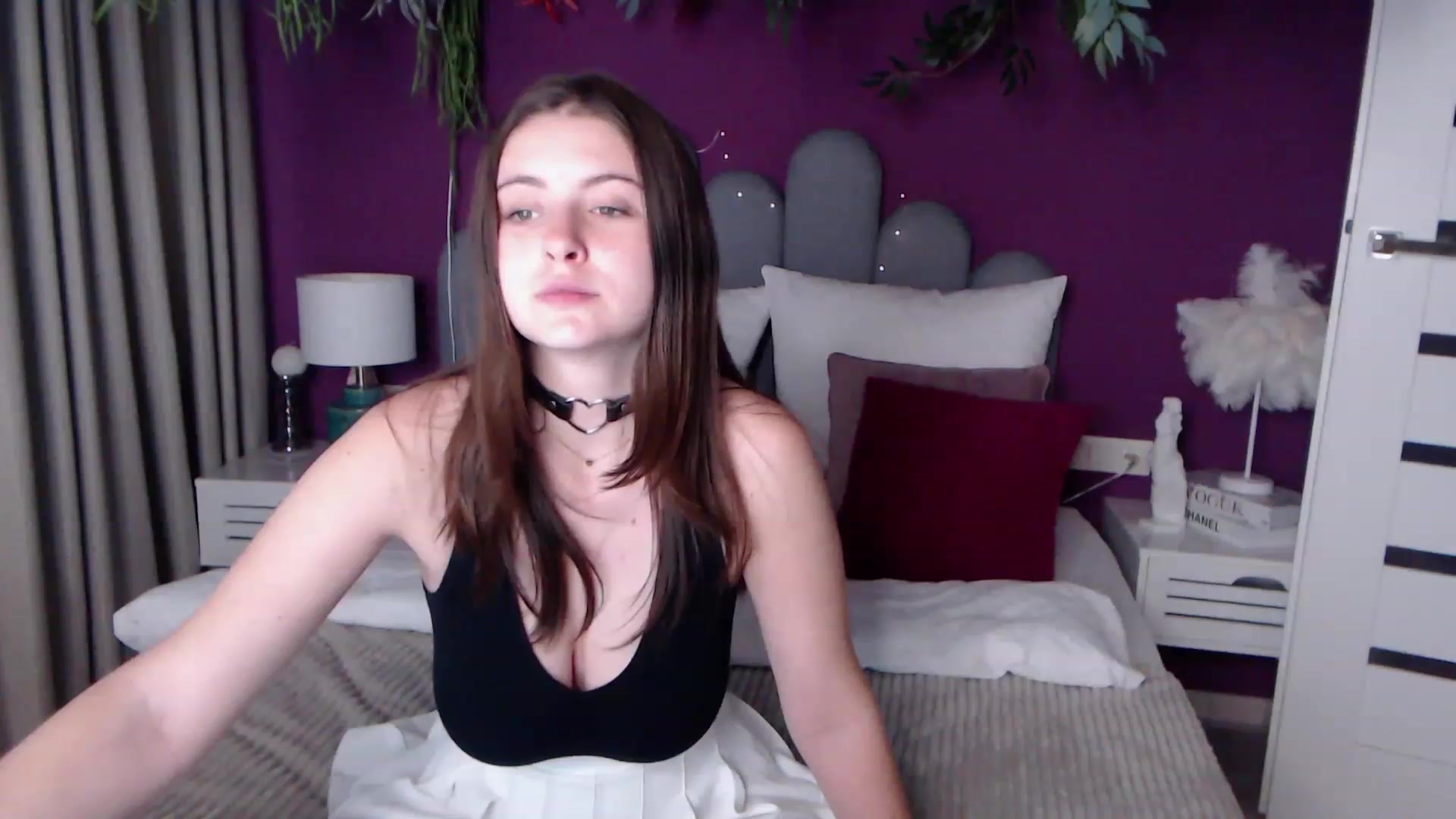 Gallery image thumbnail from ElsaJones's myfreecams stream on, 12/01/2022, 14:11 image 3 of 20