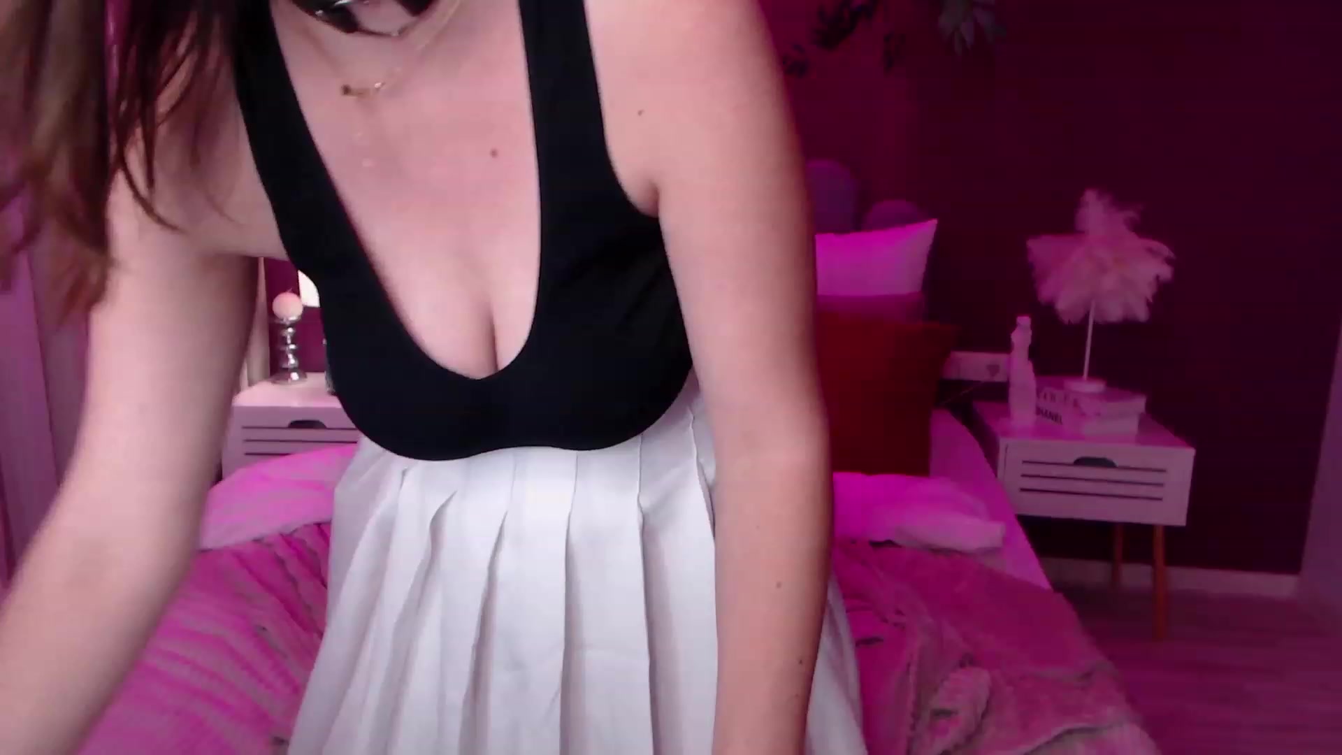 Gallery image thumbnail from ElsaJones's myfreecams stream on, 12/01/2022, 15:56 image 12 of 20