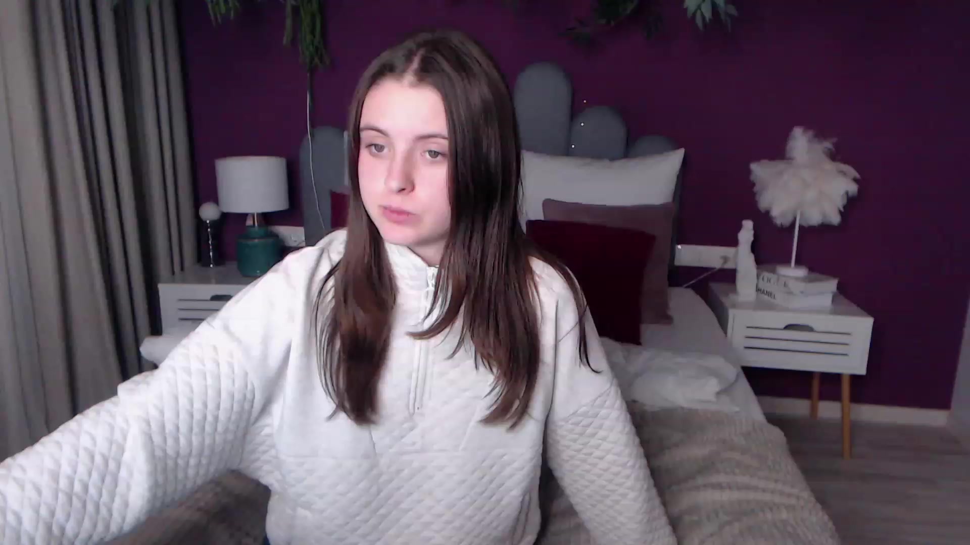 Gallery image thumbnail from ElsaJones's myfreecams stream on, 12/01/2022, 19:19 image 12 of 20