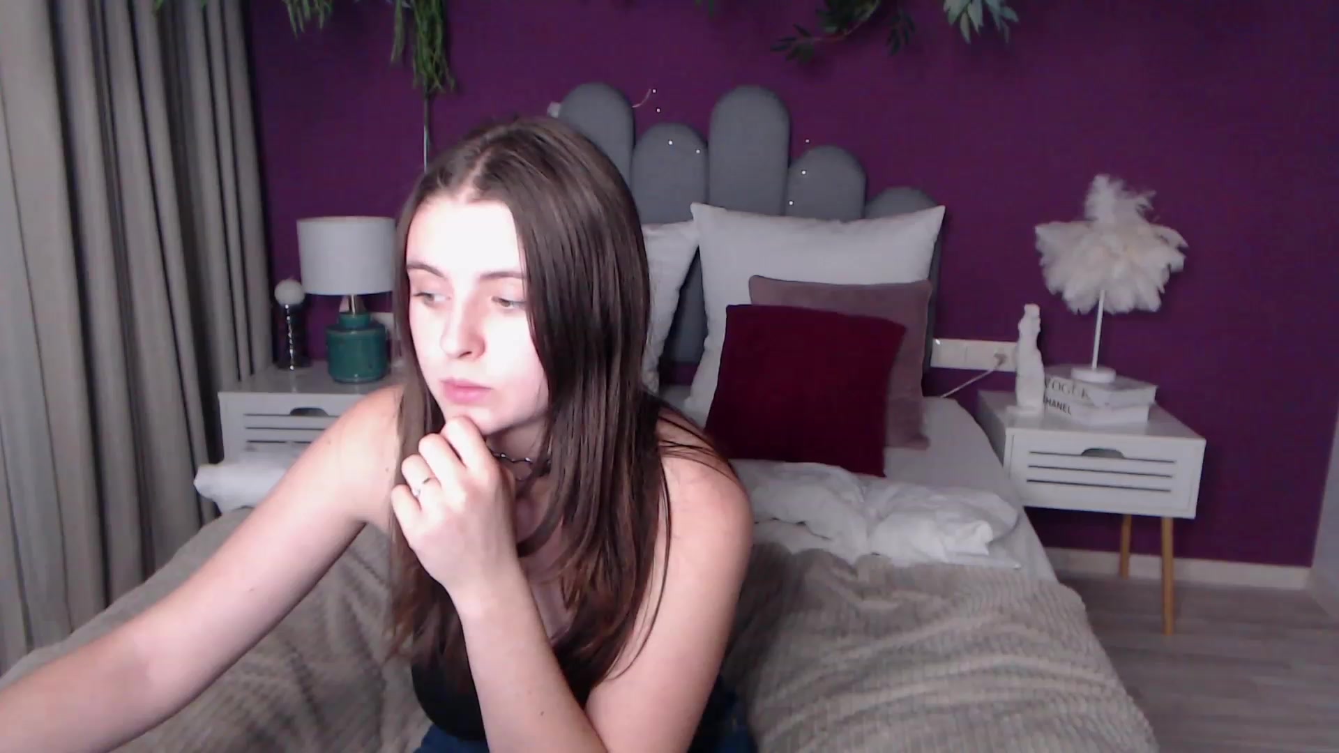 Gallery image thumbnail from ElsaJones's myfreecams stream on, 12/01/2022, 19:19 image 3 of 20