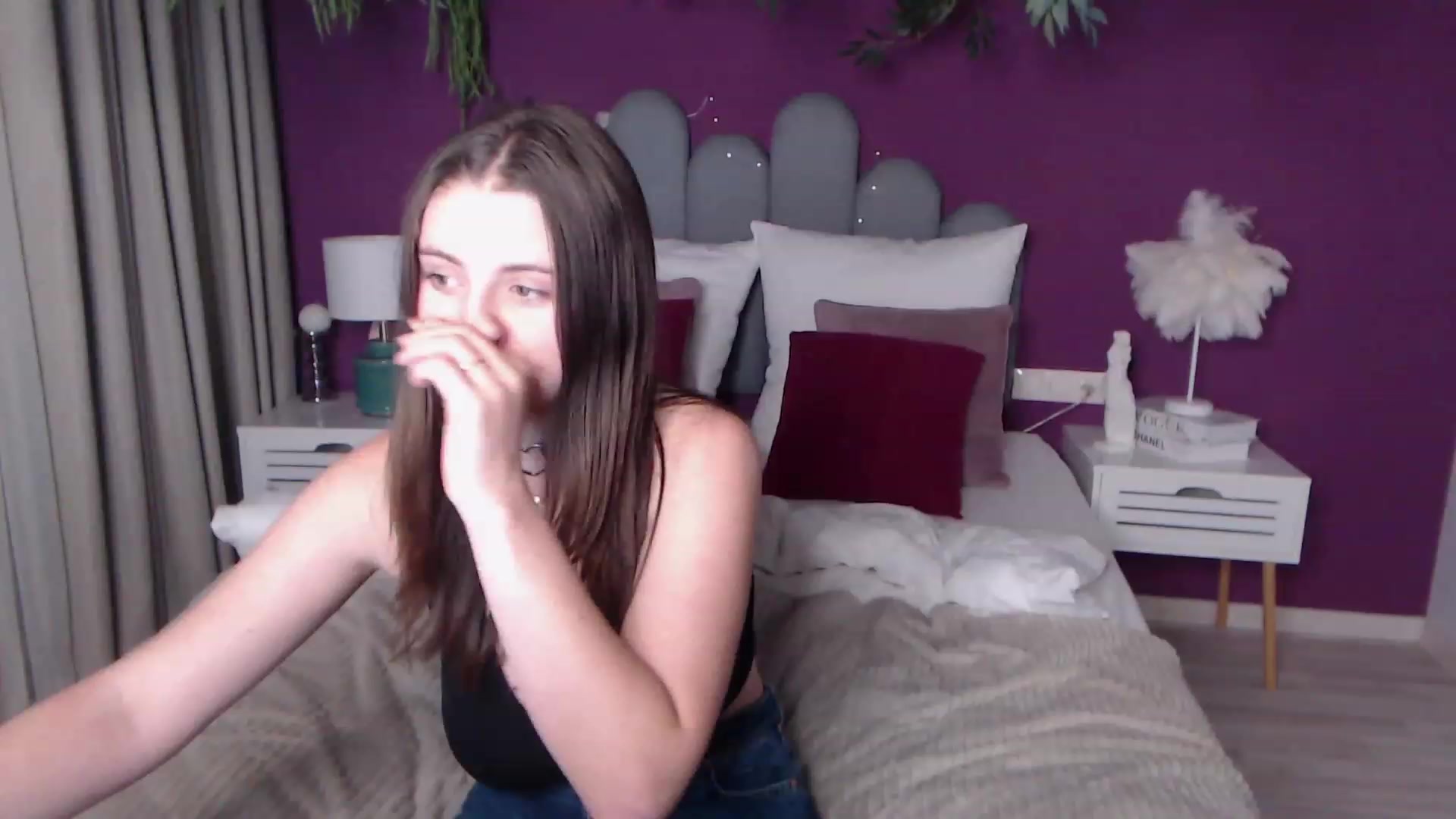 Gallery image thumbnail from ElsaJones's myfreecams stream on, 12/01/2022, 19:19 image 2 of 20
