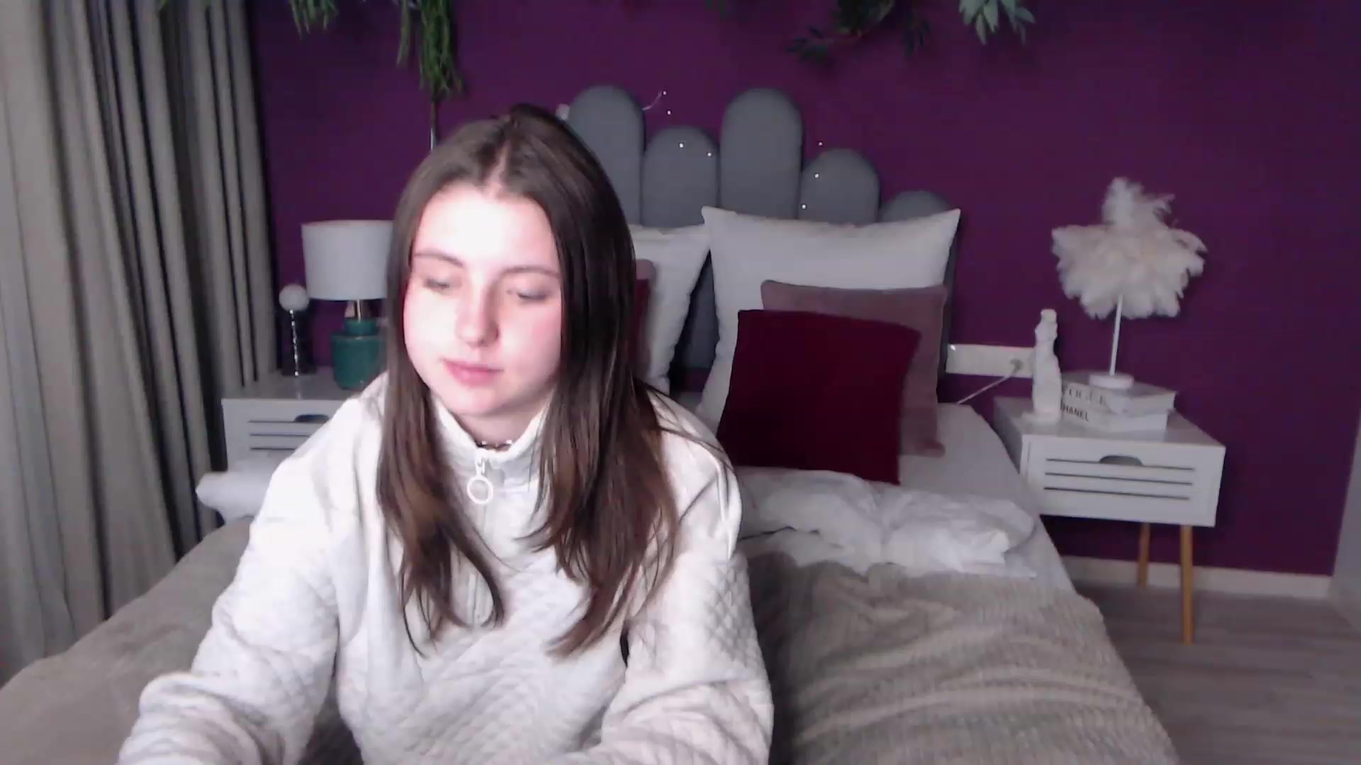 Gallery image thumbnail from ElsaJones's myfreecams stream on, 12/01/2022, 19:19 image 16 of 20