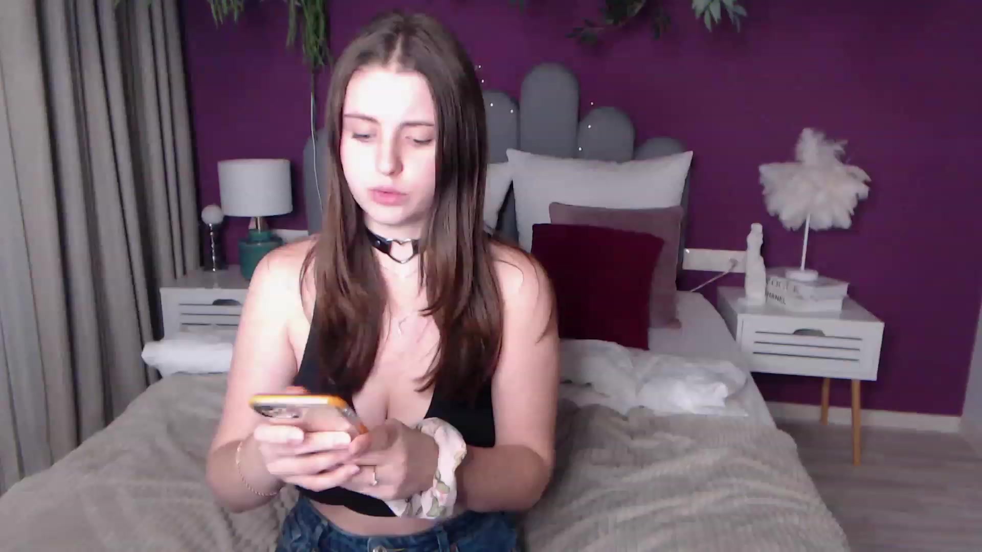 Gallery image thumbnail from ElsaJones's myfreecams stream on, 12/01/2022, 19:19 image 8 of 20