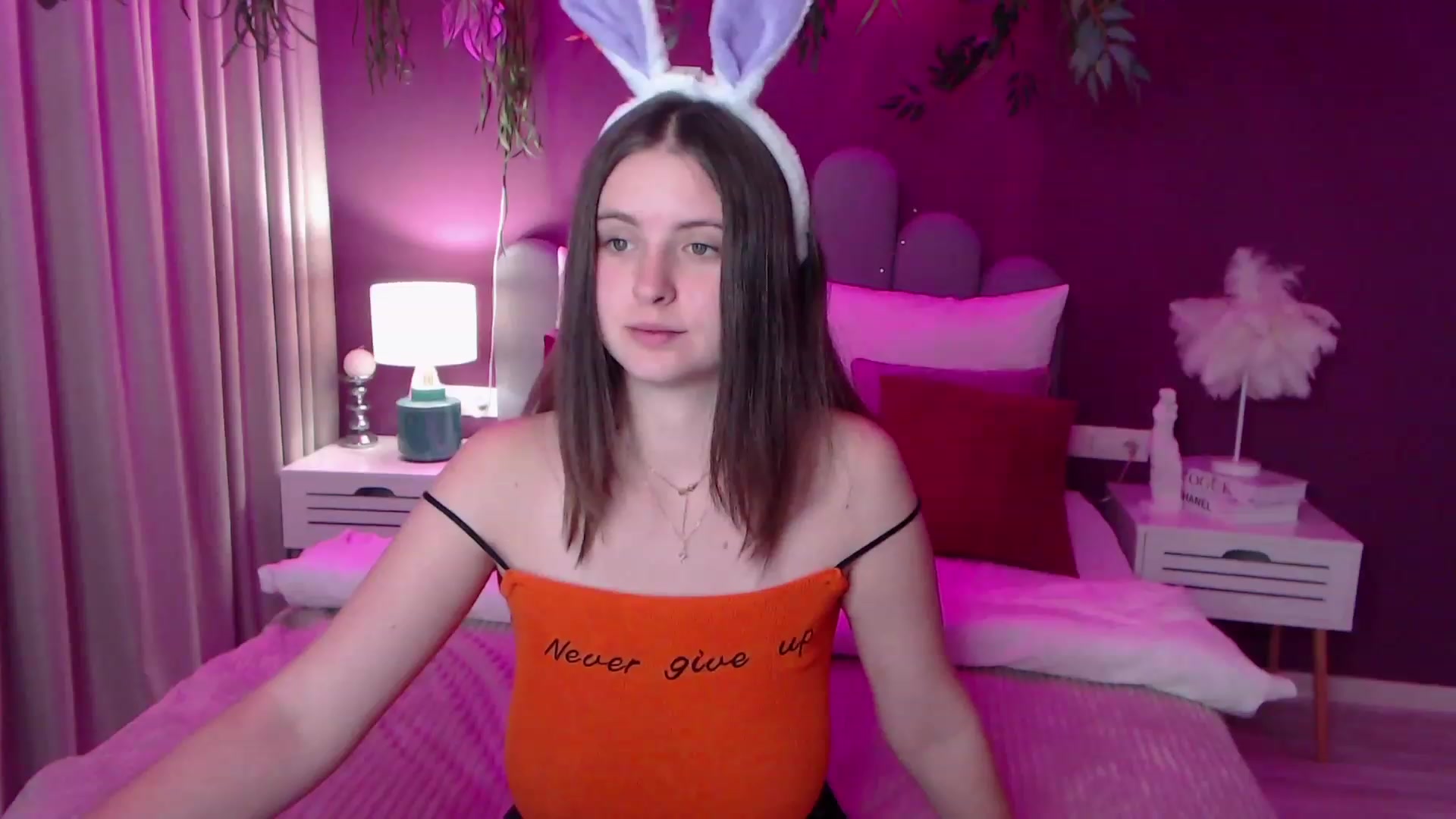 Gallery image thumbnail from ElsaJones's myfreecams stream on, 12/03/2022, 13:23 image 9 of 20