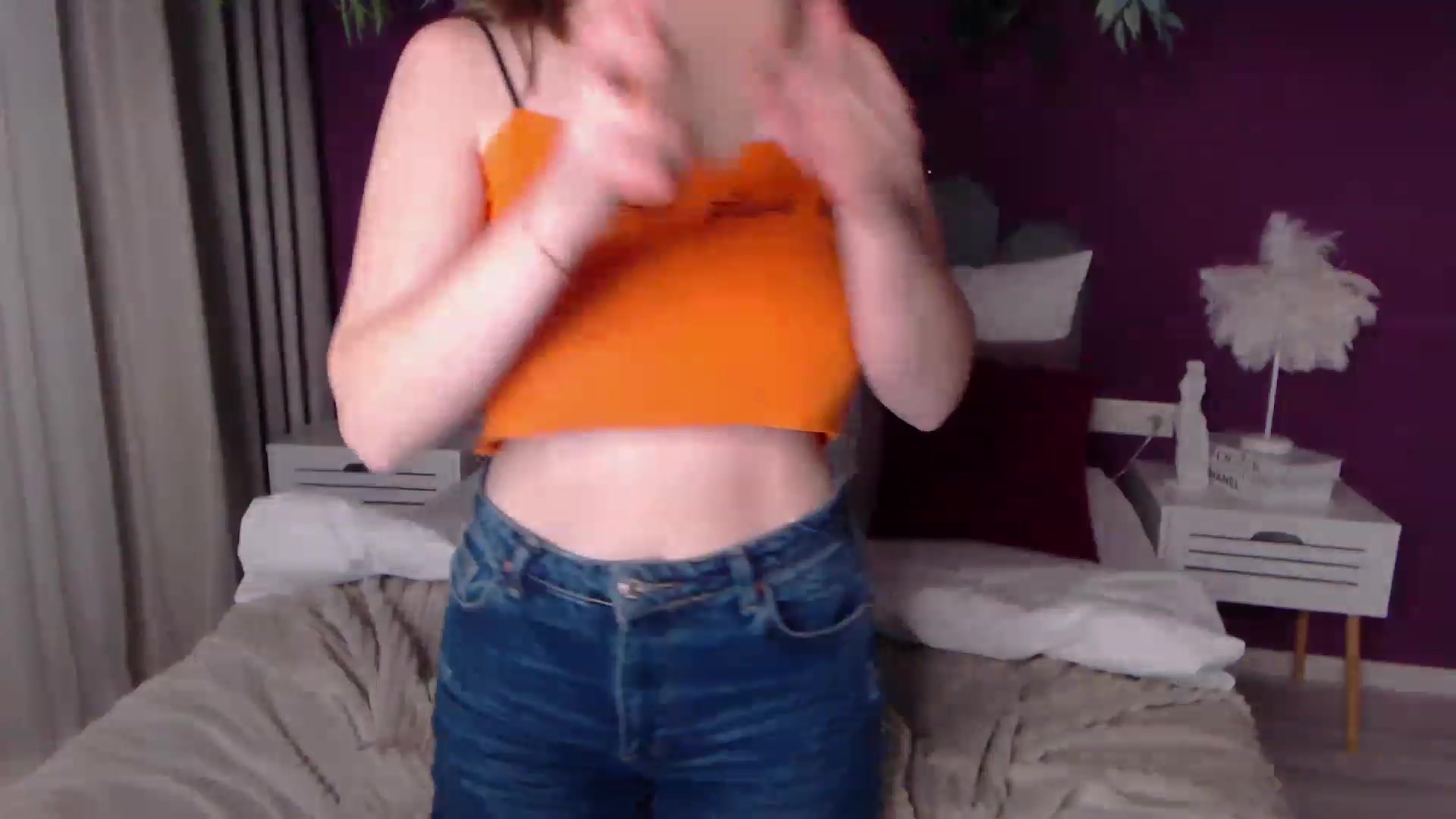 Gallery image thumbnail from ElsaJones's myfreecams stream on, 12/03/2022, 17:44 image 17 of 20