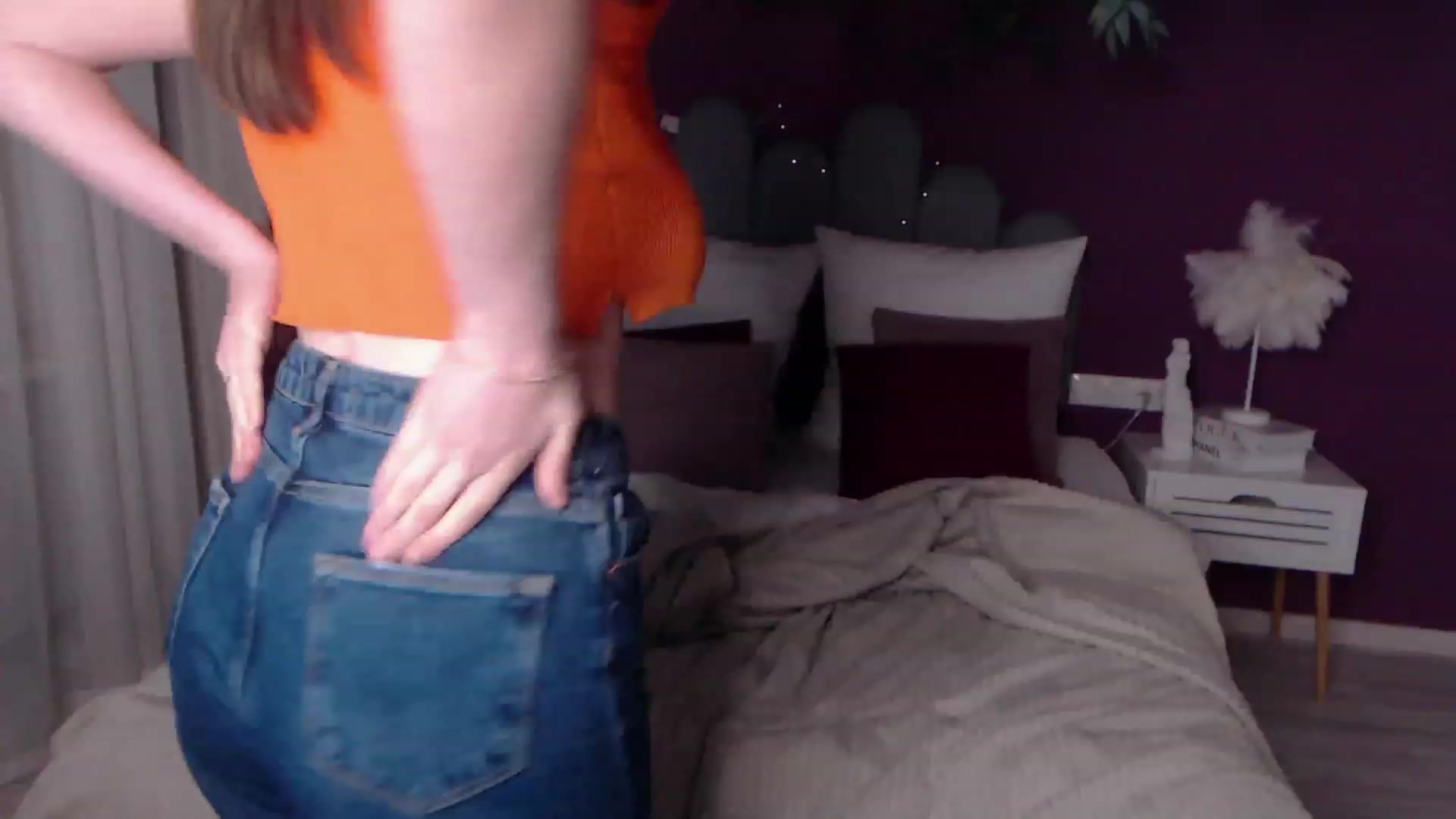 Gallery image thumbnail from ElsaJones's myfreecams stream on, 12/03/2022, 19:24 image 3 of 20