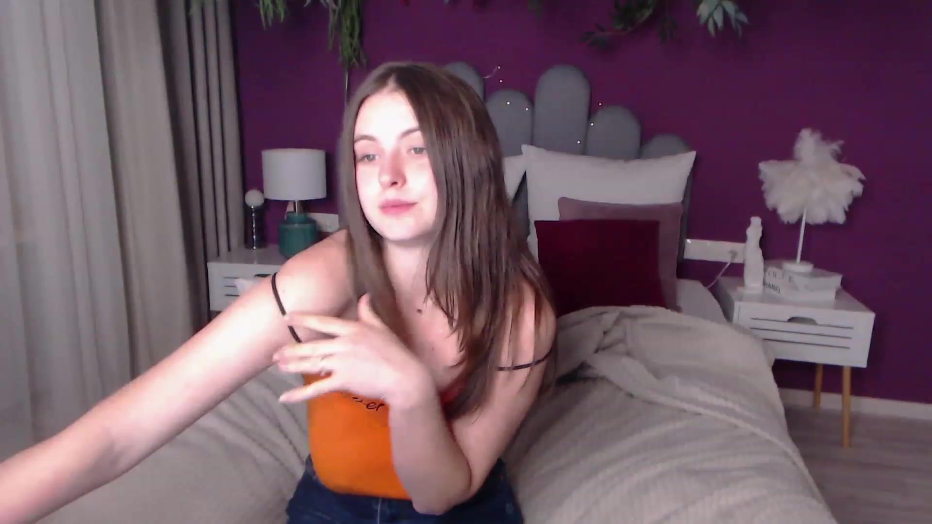 Gallery image thumbnail from ElsaJones's myfreecams stream on, 12/03/2022, 19:24 image 2 of 20