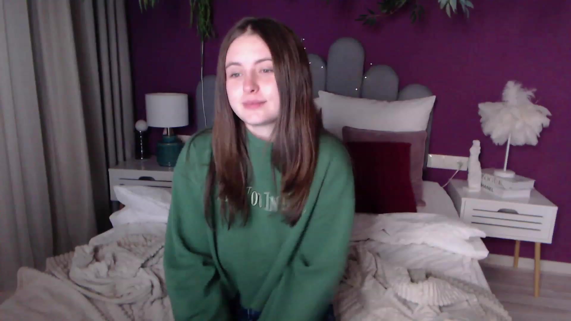 Gallery image thumbnail from ElsaJones's myfreecams stream on, 12/03/2022, 19:24 image 15 of 20