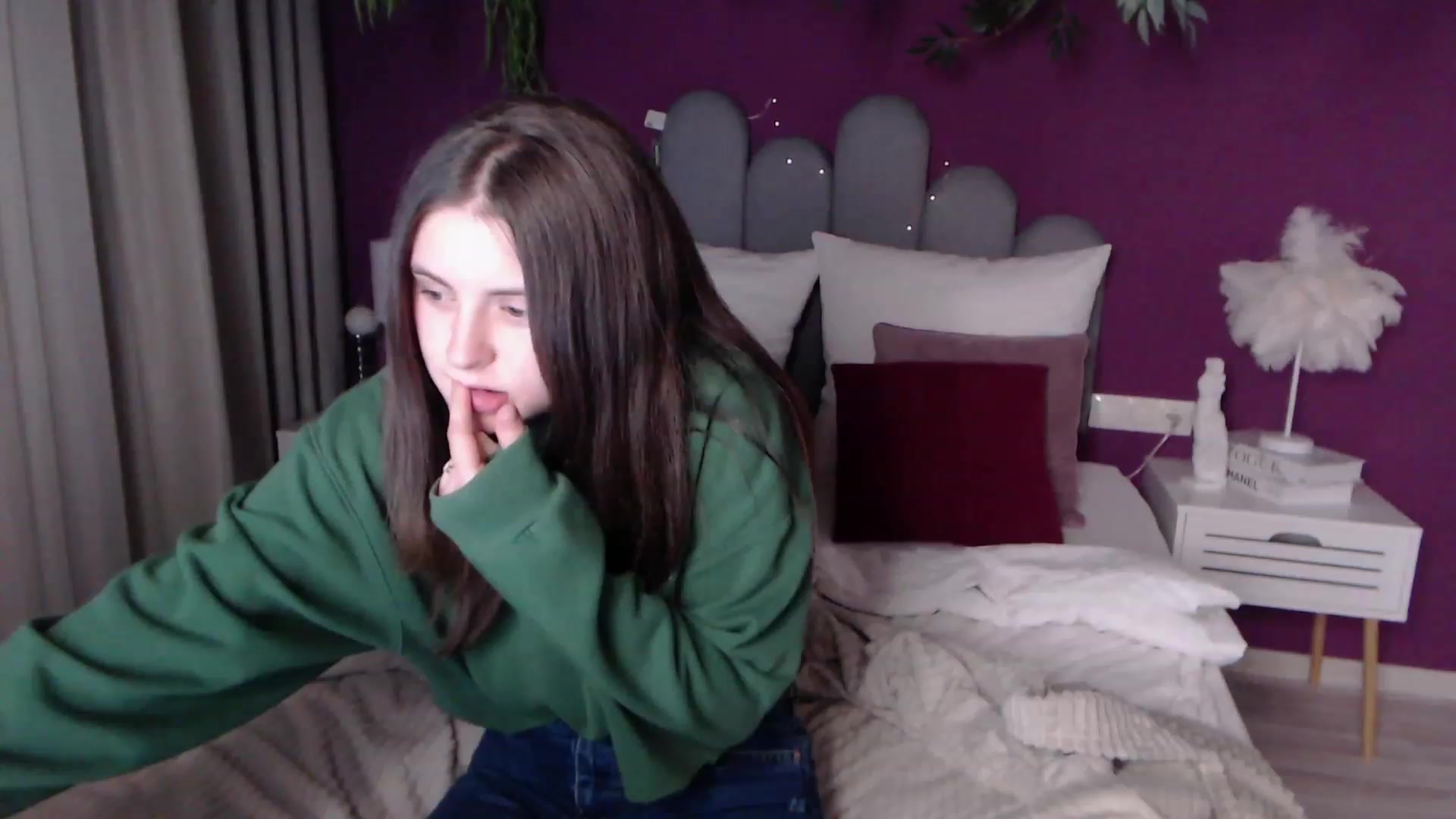 Gallery image thumbnail from ElsaJones's myfreecams stream on, 12/03/2022, 19:24 image 17 of 20