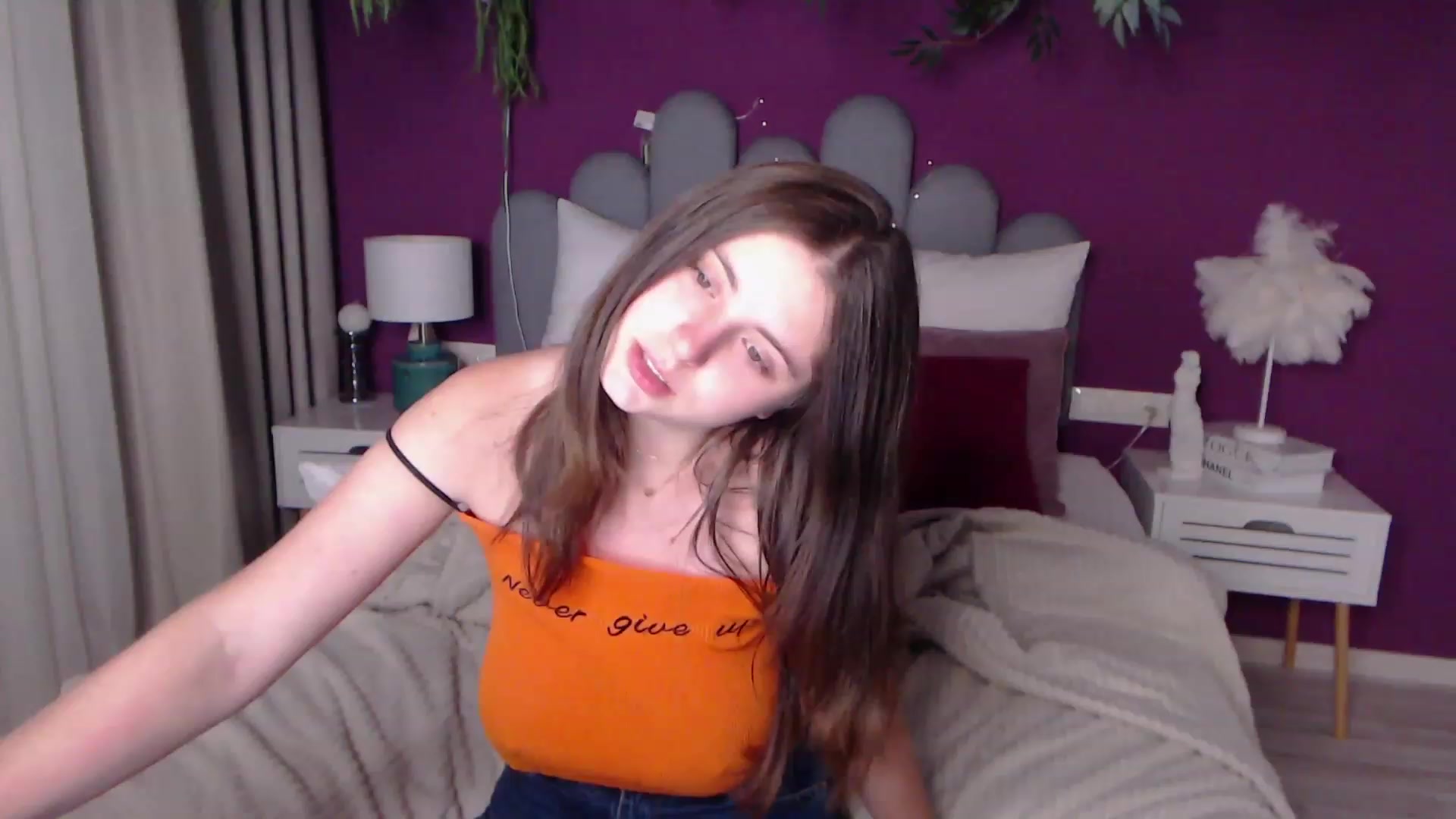 Gallery image thumbnail from ElsaJones's myfreecams stream on, 12/03/2022, 19:24 image 4 of 20