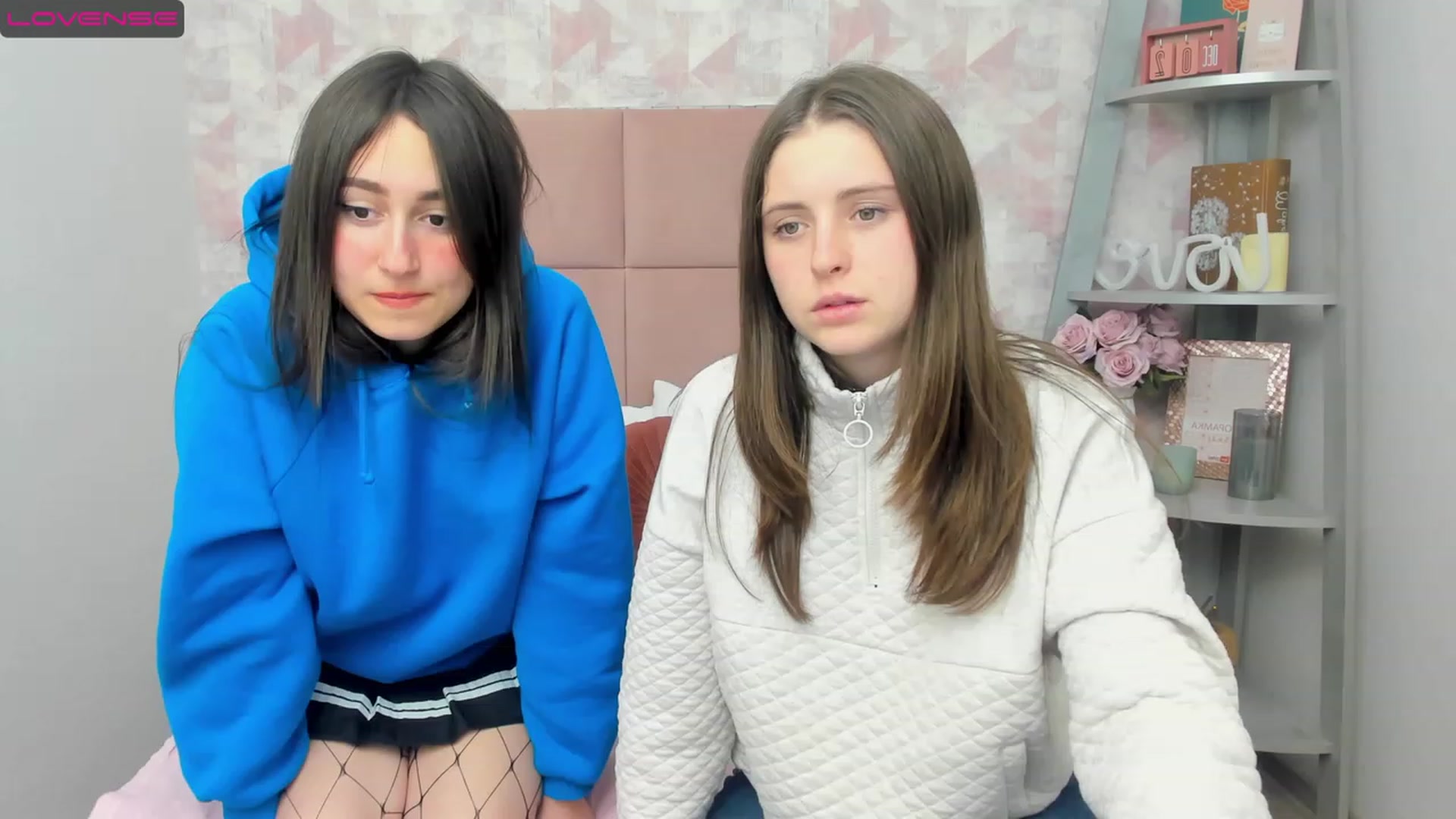 Gallery image thumbnail from ElsaJones's myfreecams stream on, 12/05/2022, 18:56 image 4 of 20