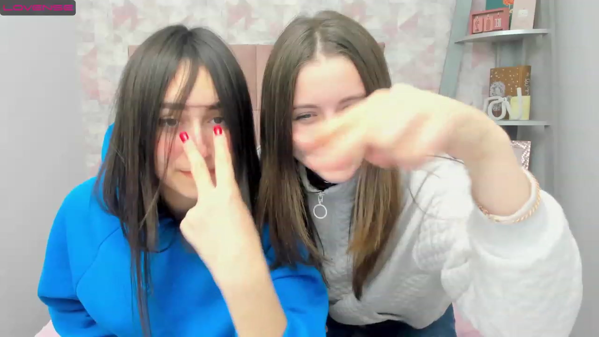 Gallery image thumbnail from ElsaJones's myfreecams stream on, 12/05/2022, 18:56 image 9 of 20
