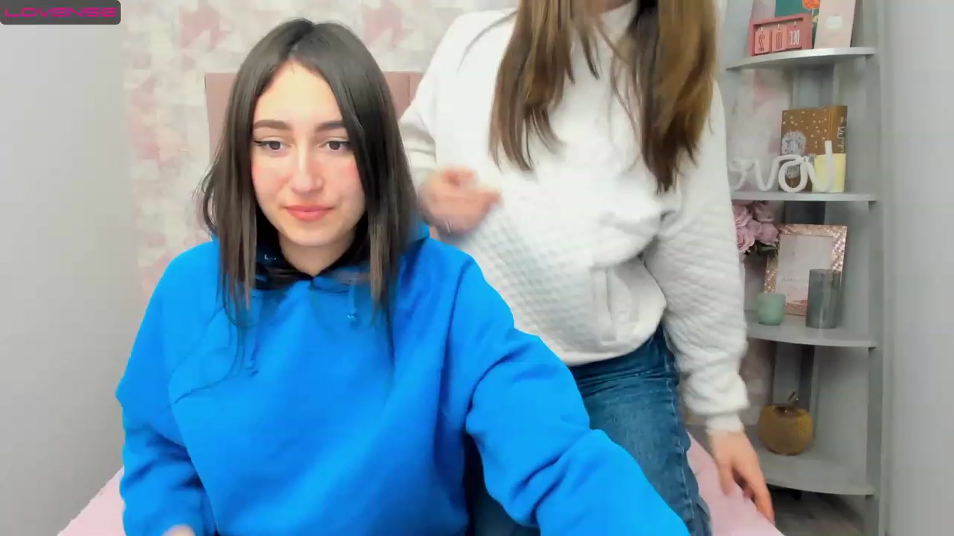 Gallery image thumbnail from ElsaJones's myfreecams stream on, 12/05/2022, 18:56 image 6 of 20