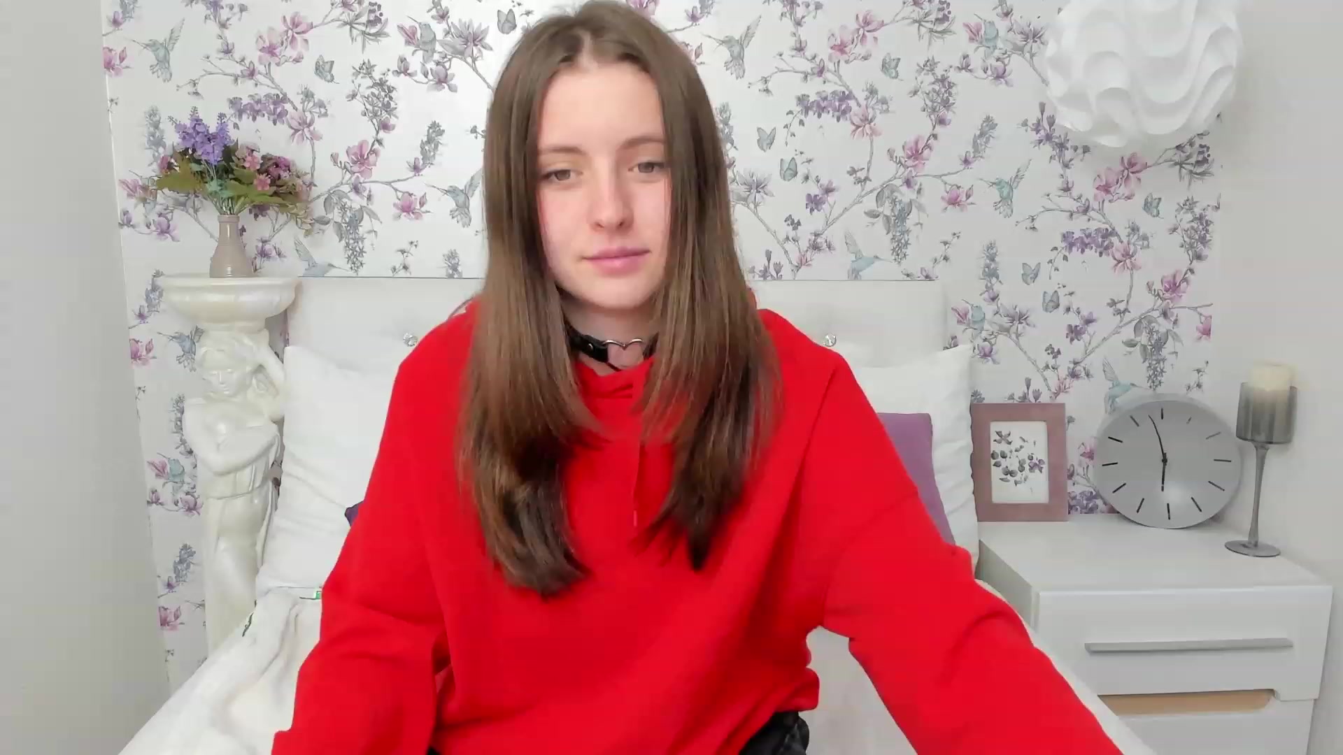 Gallery image thumbnail from ElsaJones's myfreecams stream on, 12/06/2022, 12:04 image 15 of 20