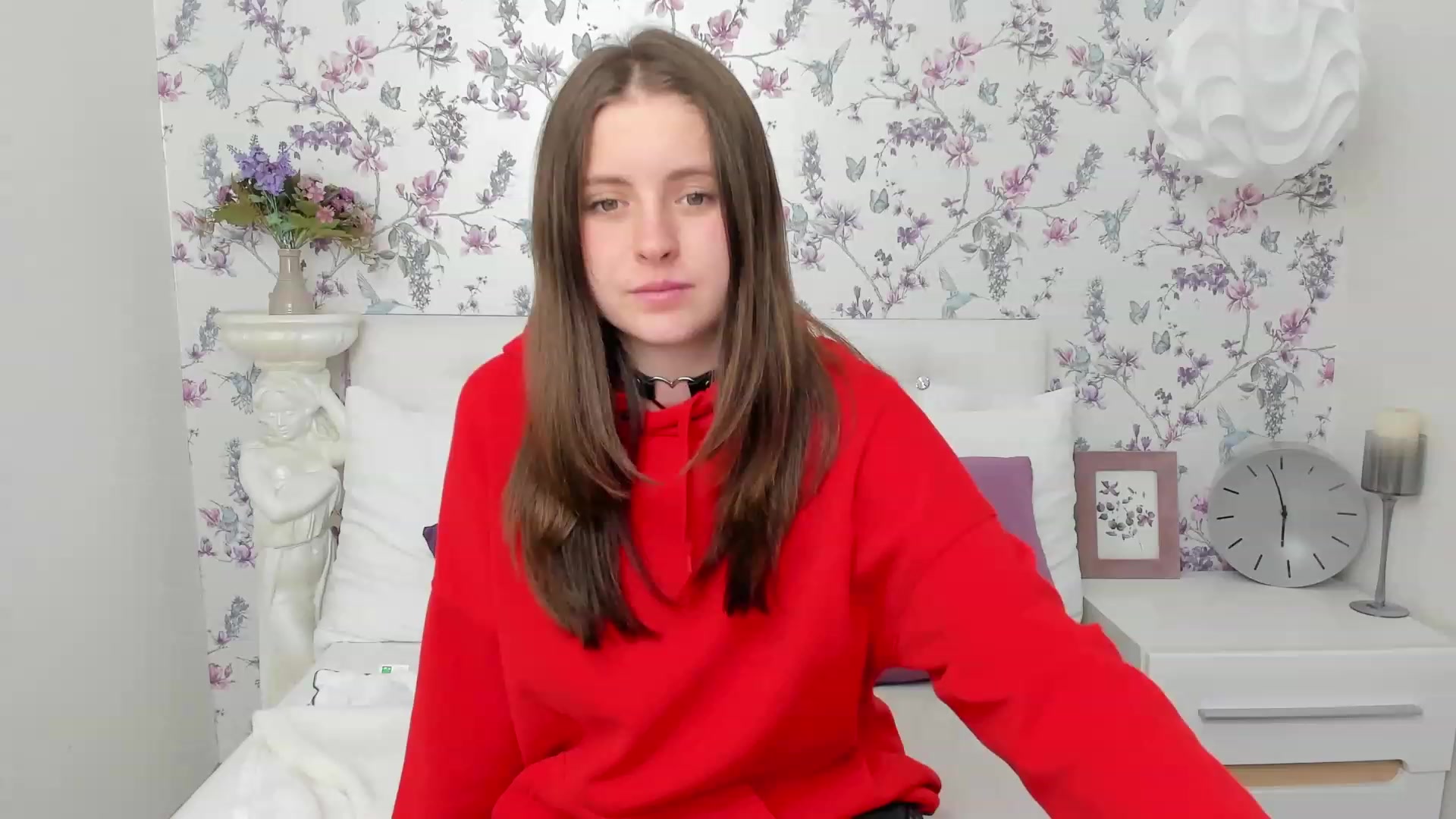 Gallery image thumbnail from ElsaJones's myfreecams stream on, 12/06/2022, 12:04 image 3 of 20
