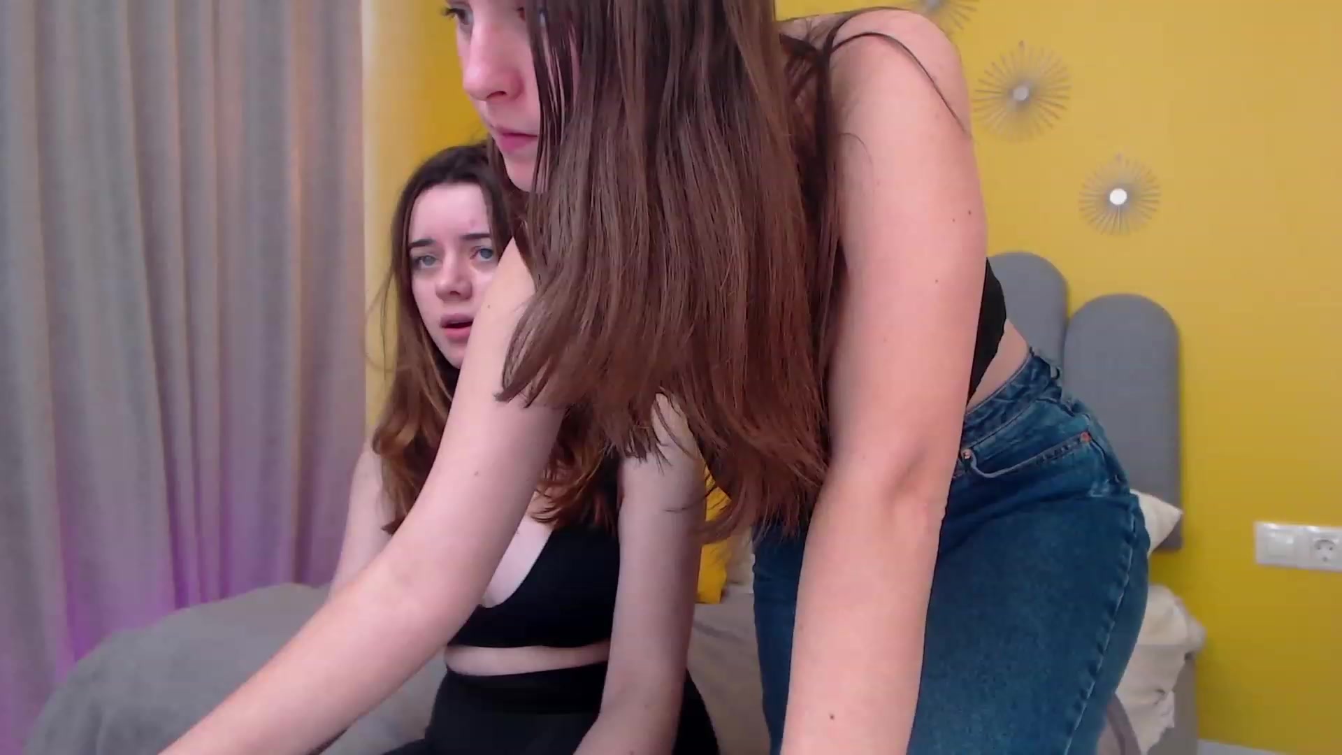 Gallery image thumbnail from ElsaJones's myfreecams stream on, 12/11/2022, 08:39 image 20 of 20