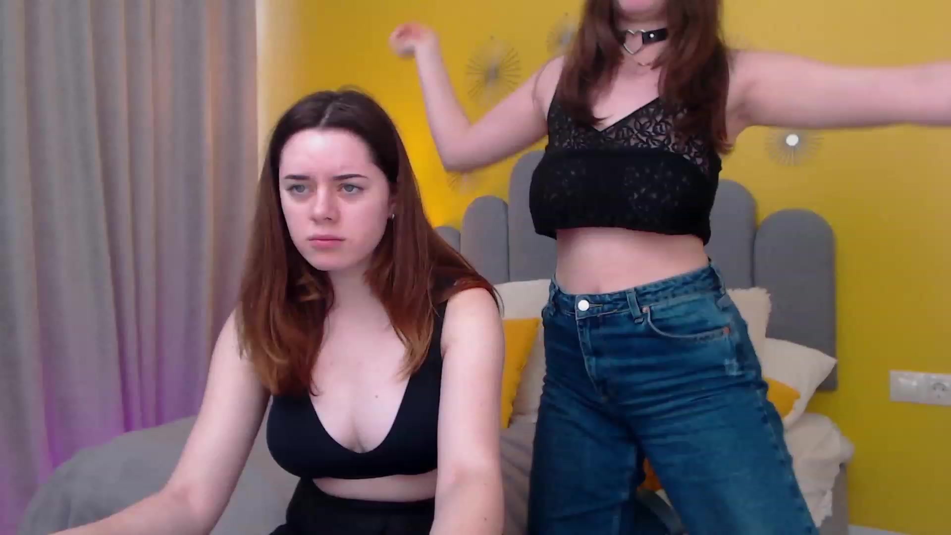 Gallery image thumbnail from ElsaJones's myfreecams stream on, 12/11/2022, 08:39 image 5 of 20
