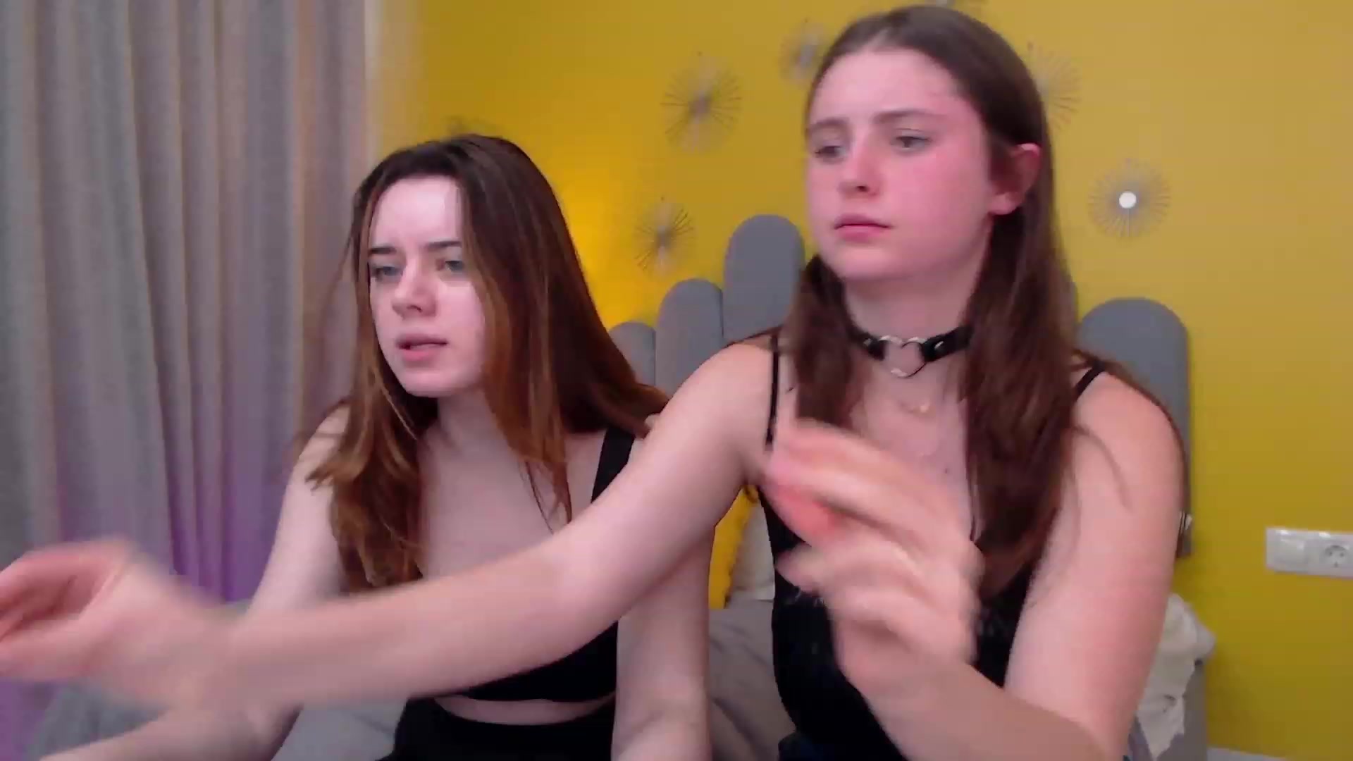 Gallery image thumbnail from ElsaJones's myfreecams stream on, 12/11/2022, 08:39 image 12 of 20