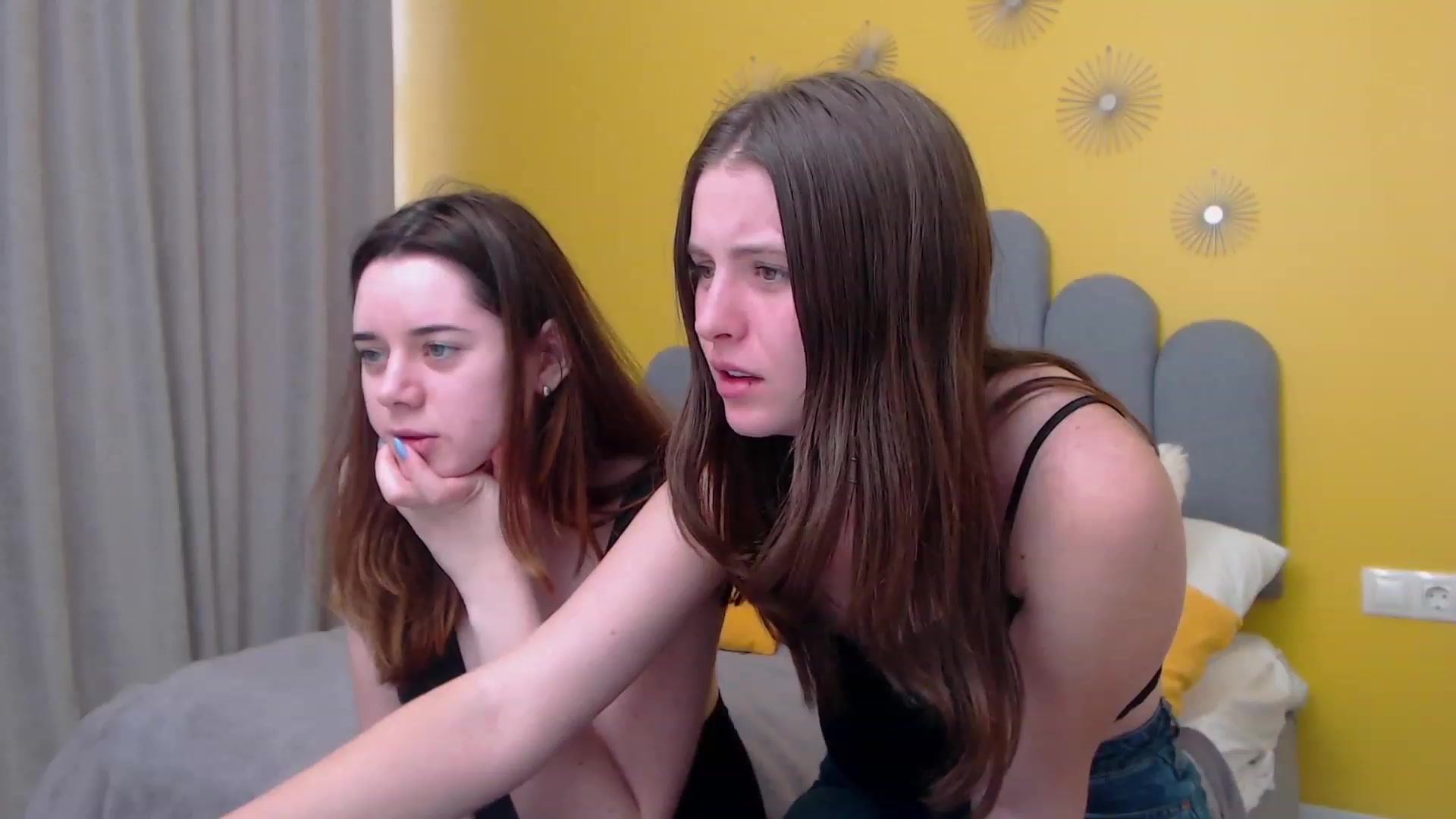 Gallery image thumbnail from ElsaJones's myfreecams stream on, 12/11/2022, 08:39 image 4 of 20