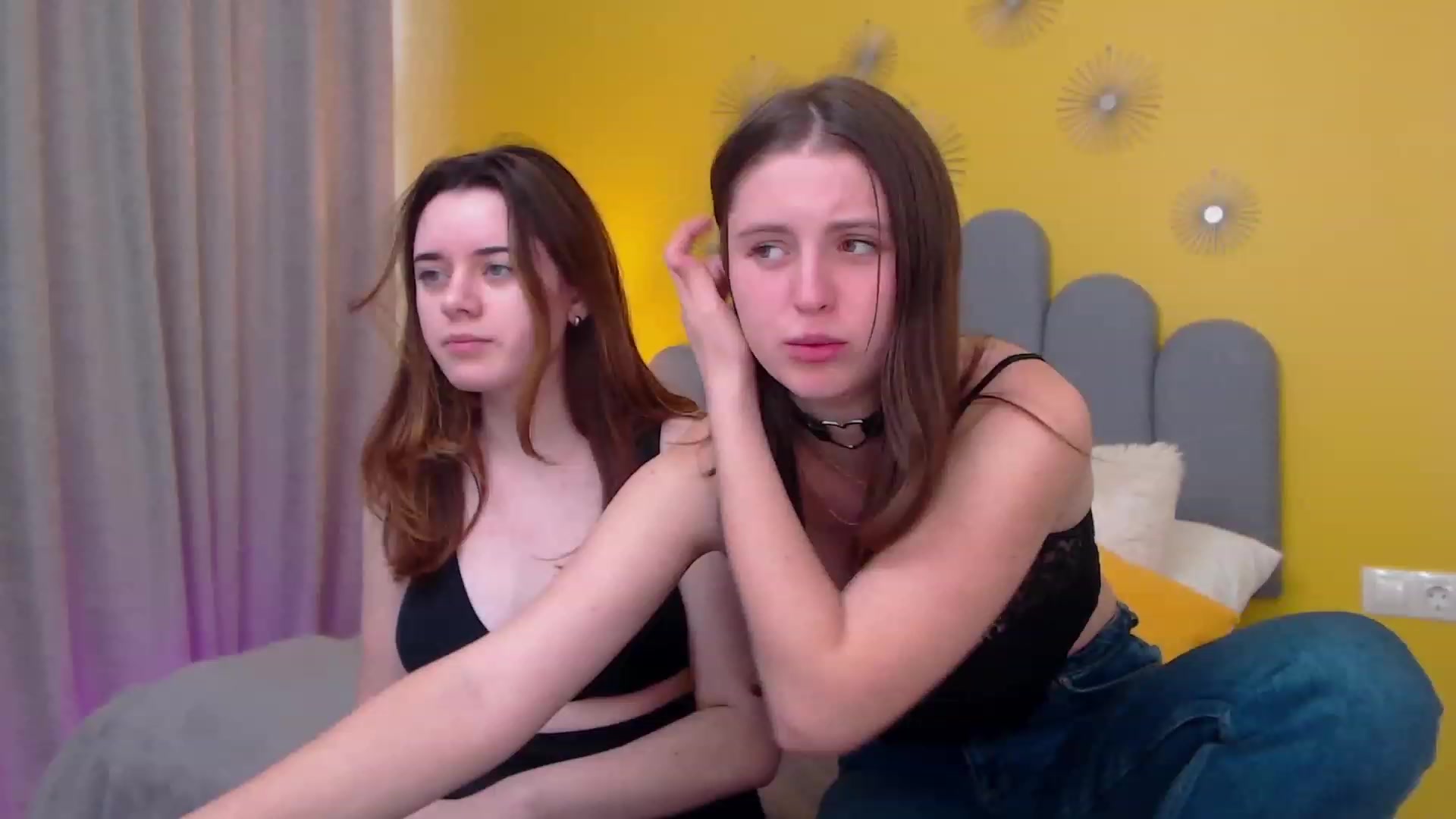 Gallery image thumbnail from ElsaJones's myfreecams stream on, 12/11/2022, 08:39 image 8 of 20