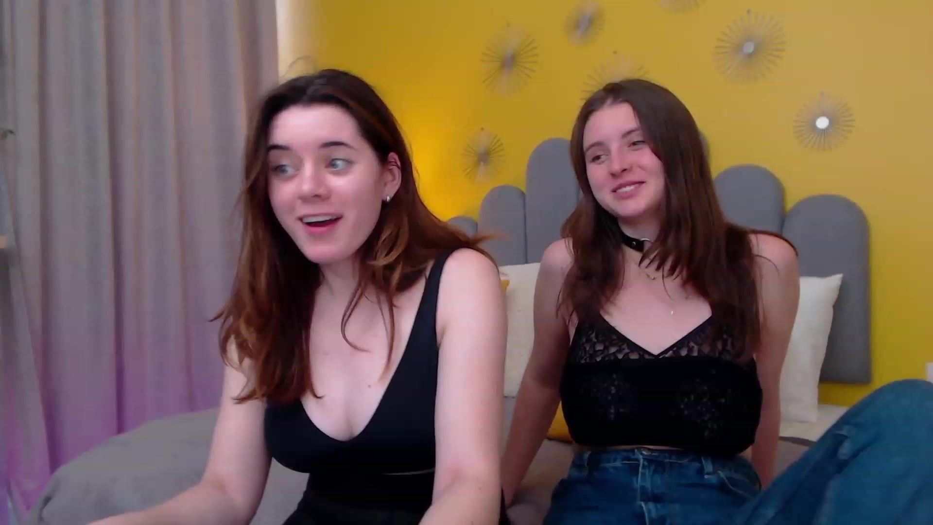 Gallery image thumbnail from ElsaJones's myfreecams stream on, 12/11/2022, 11:38 image 5 of 20