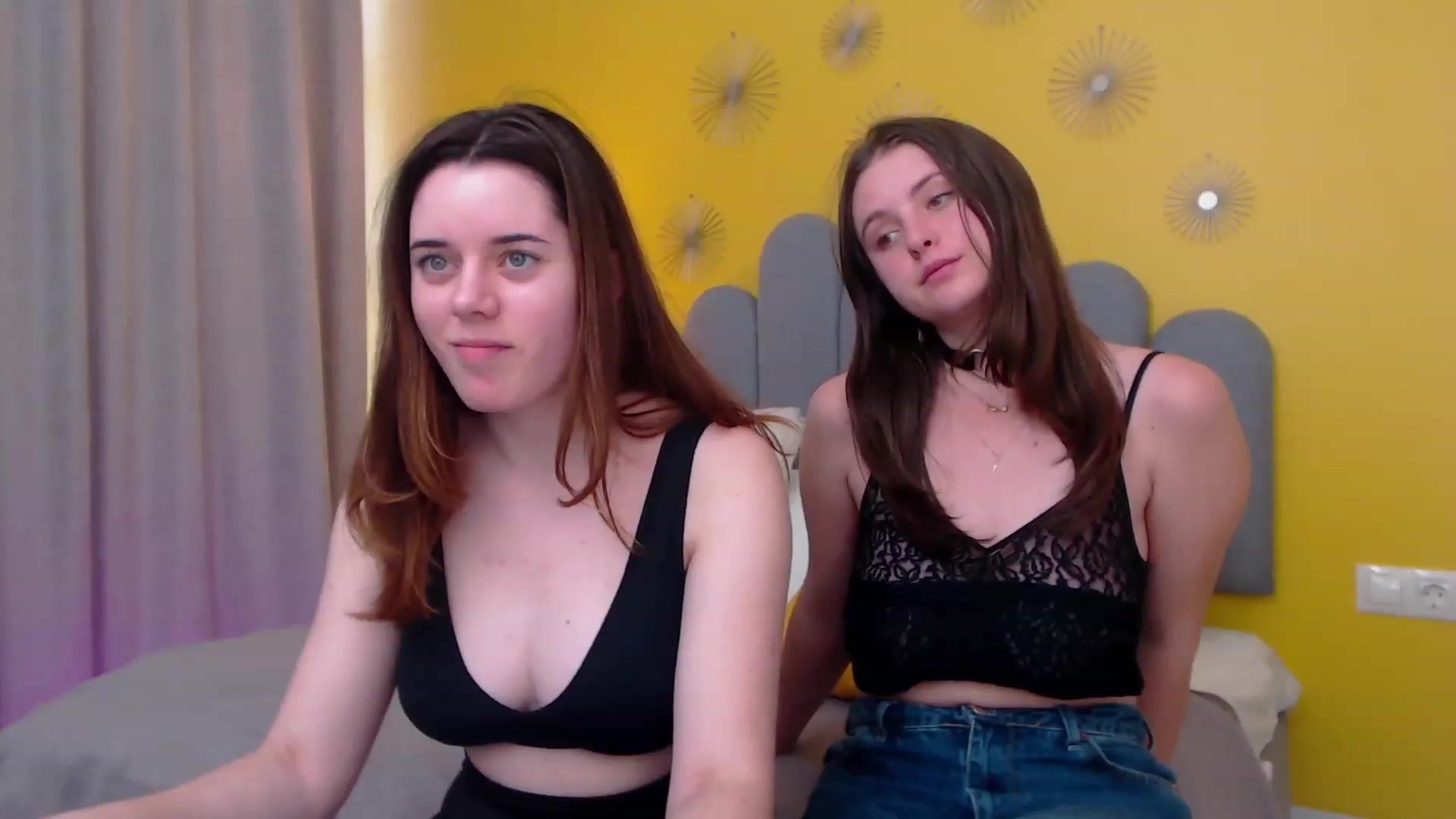 Gallery image thumbnail from ElsaJones's myfreecams stream on, 12/11/2022, 12:07 image 8 of 20