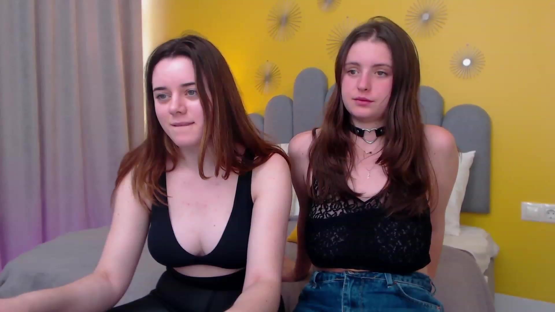 Gallery image thumbnail from ElsaJones's myfreecams stream on, 12/11/2022, 12:07 image 3 of 20